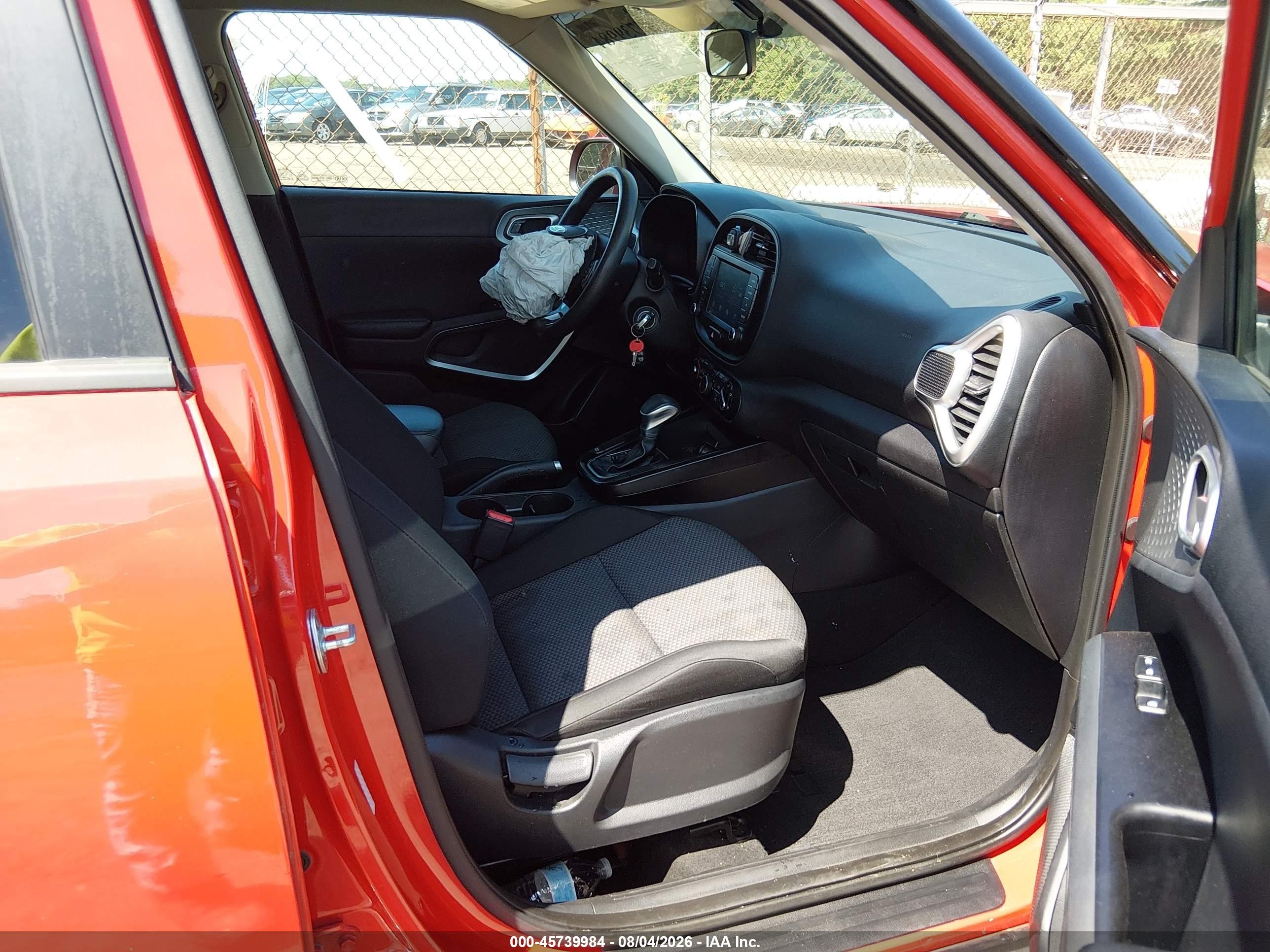 2020 Kia Soul Lx Красный vin: KNDJ23AU4L7010396
