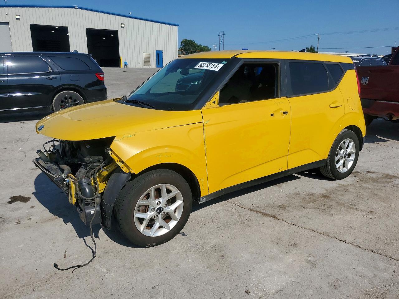 2020 Kia Soul S Желтый vin: KNDJ23AU4L7049862