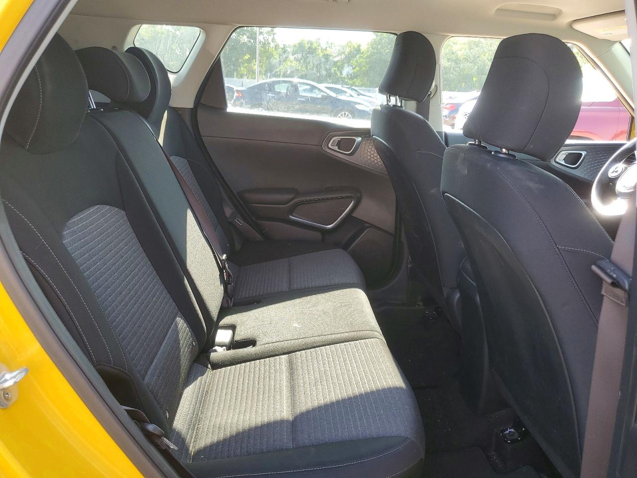 2020 Kia Soul S Желтый vin: KNDJ23AU4L7049862