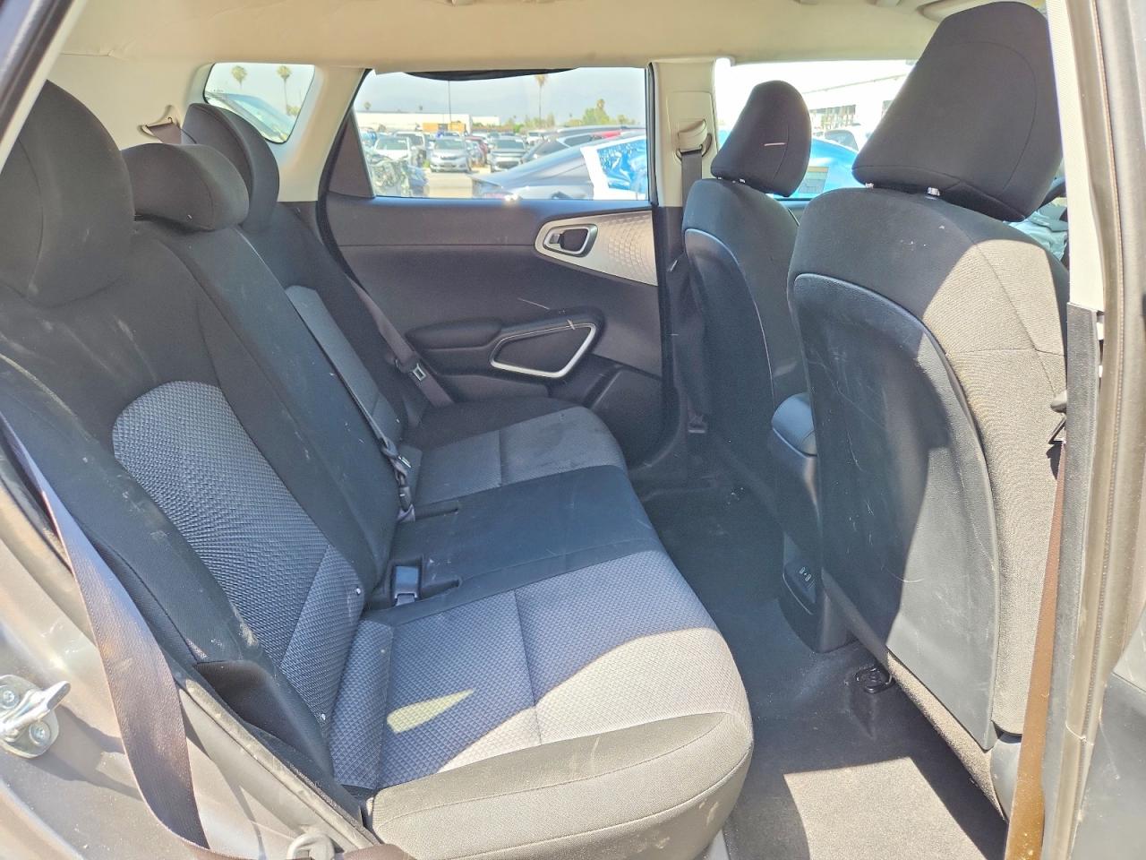 2025 Kia Soul S Silver vin: KNDJ23AU4S7943892