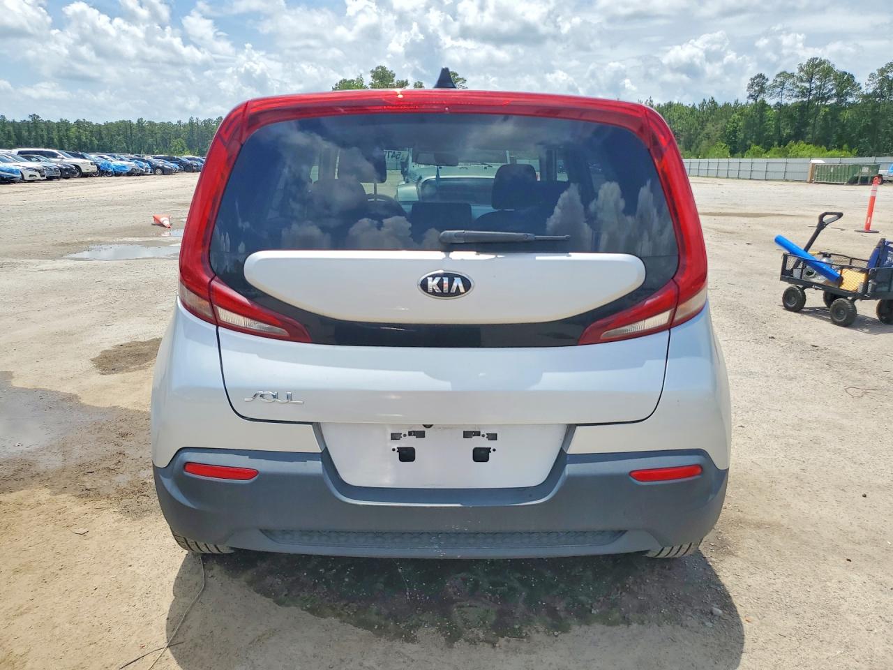 2021 Kia Soul Lx Silver vin: KNDJ23AU6M7762022