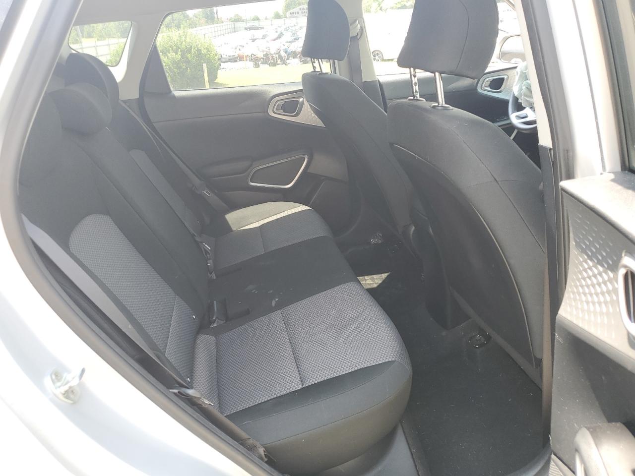 2021 Kia Soul Lx Silver vin: KNDJ23AU7M7781825
