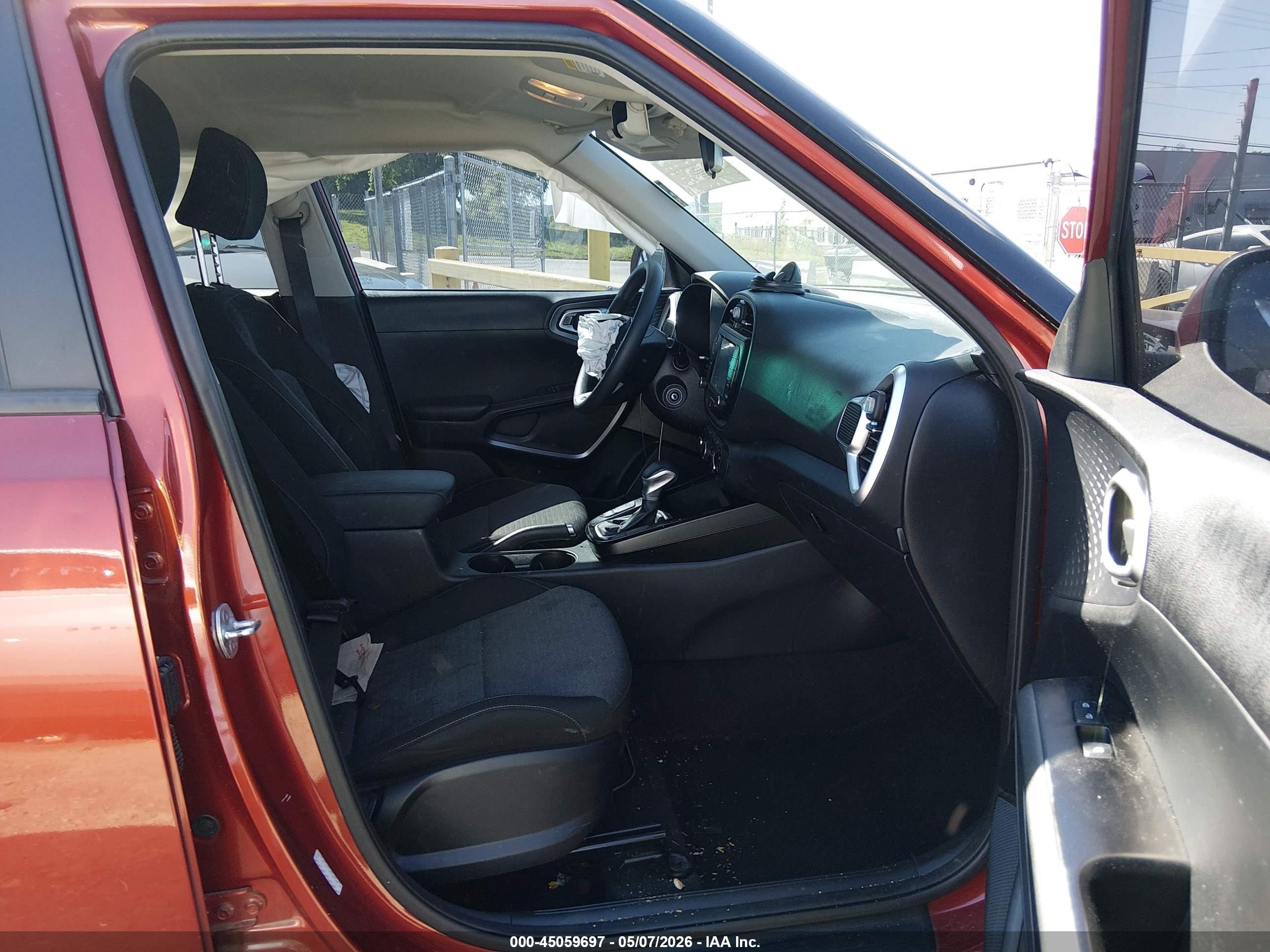 2021 Kia Soul S Orange vin: KNDJ23AU8M7795085