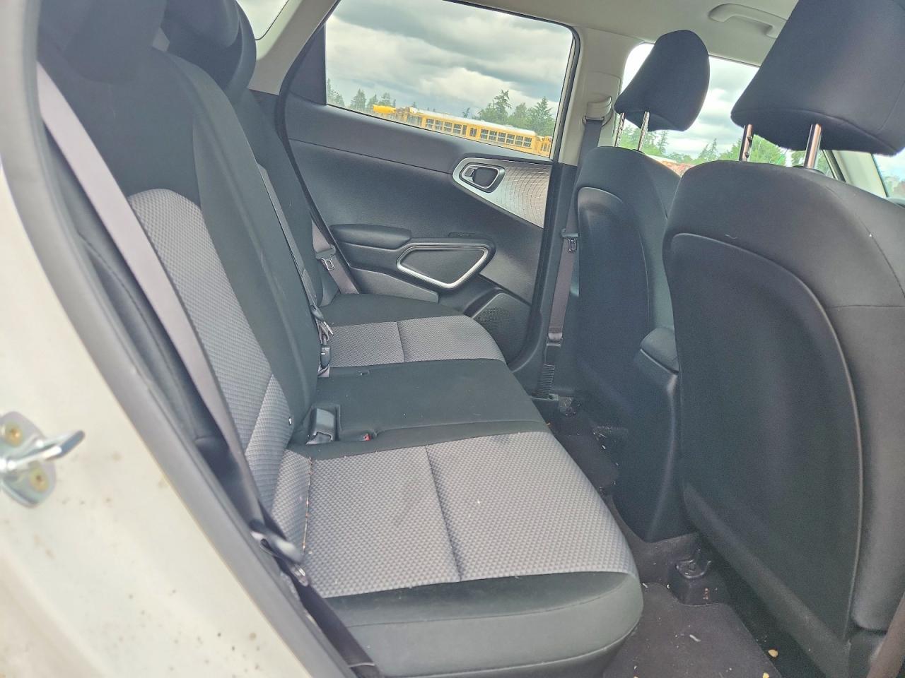 2023 Kia Soul Lx Белый vin: KNDJ23AU8P7847853