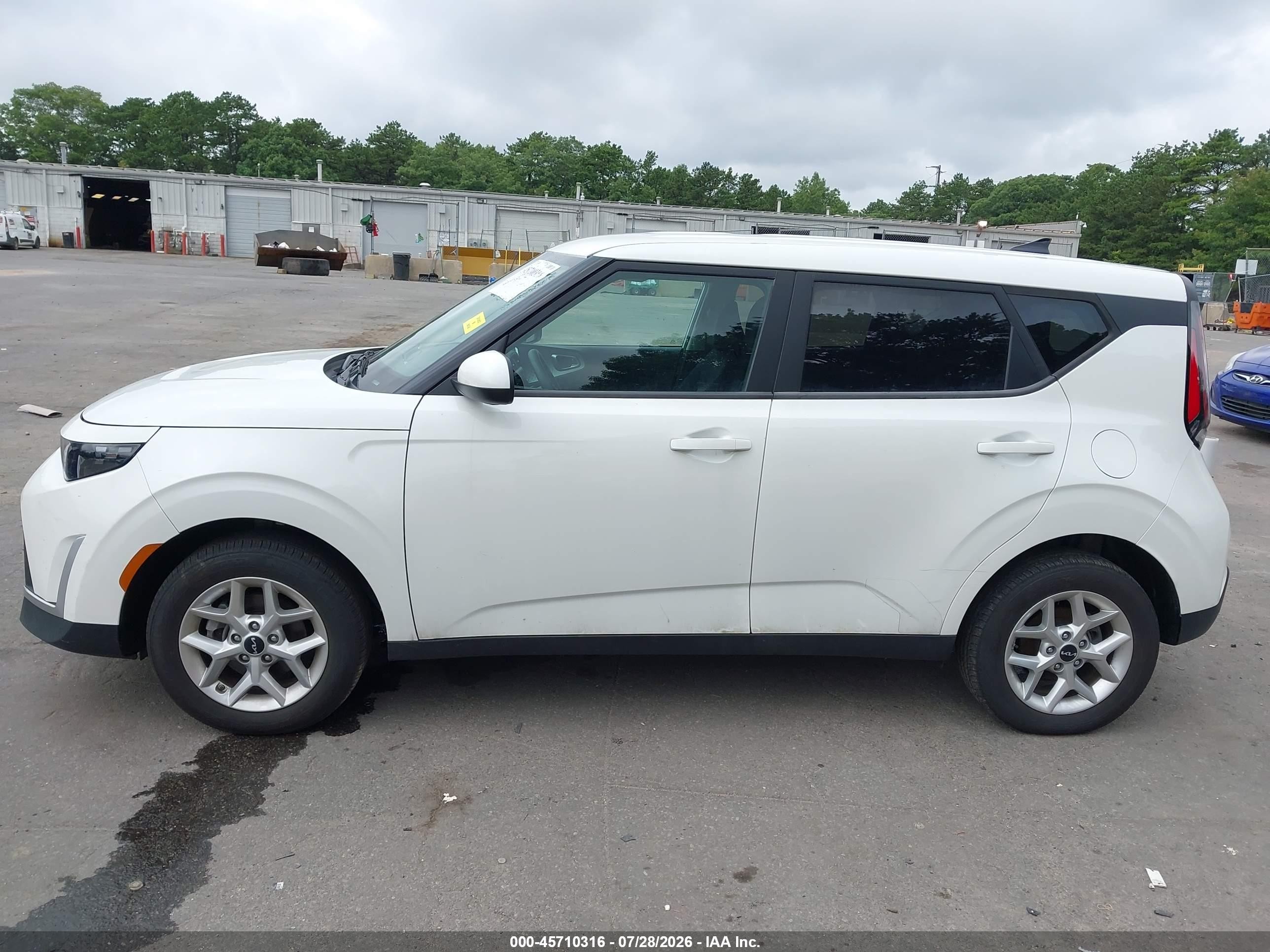 2024 Kia Soul Lx Белый vin: KNDJ23AU9R7227225
