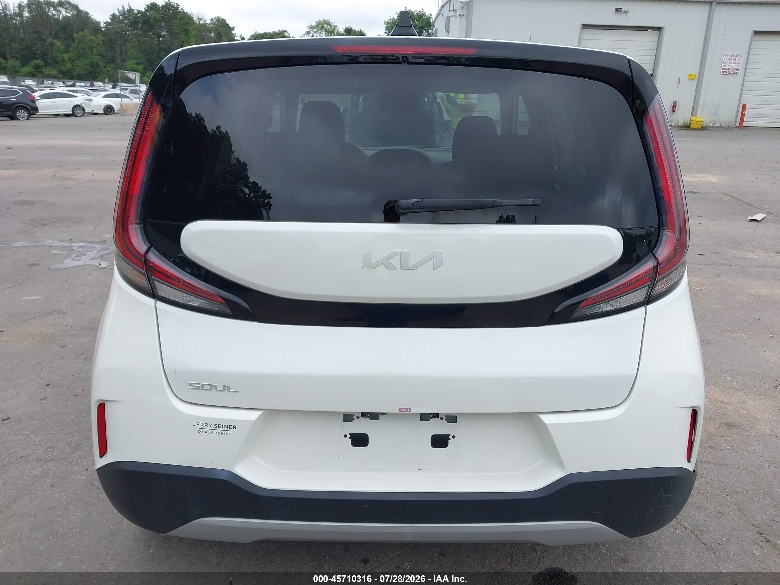 2024 Kia Soul Lx Белый vin: KNDJ23AU9R7227225