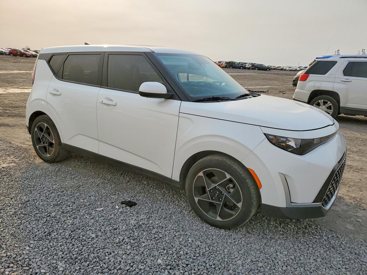 2023 Kia Soul Ex White vin: KNDJ33AU2P7881817