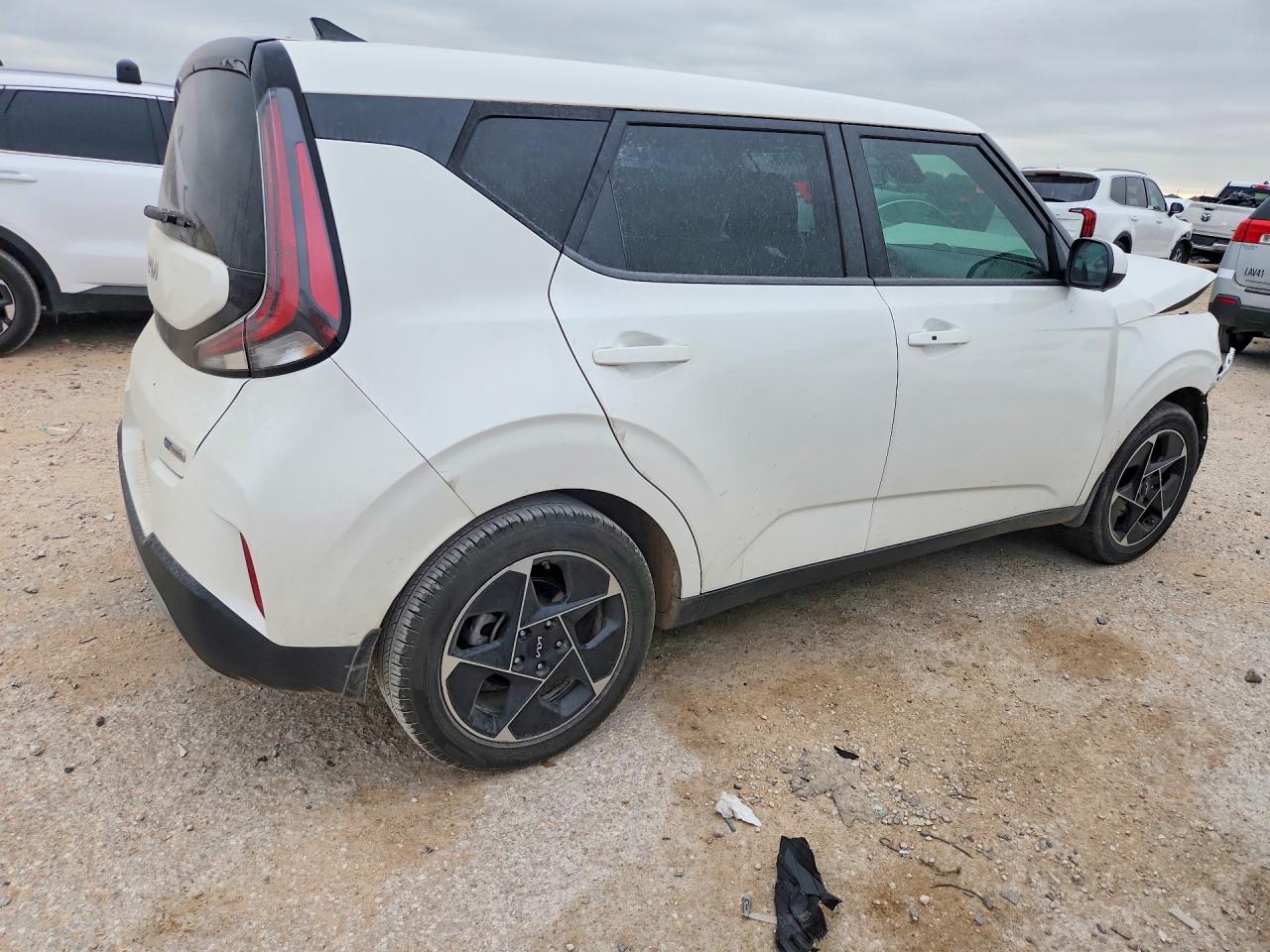 2023 Kia Soul Ex White vin: KNDJ33AU4P7860192