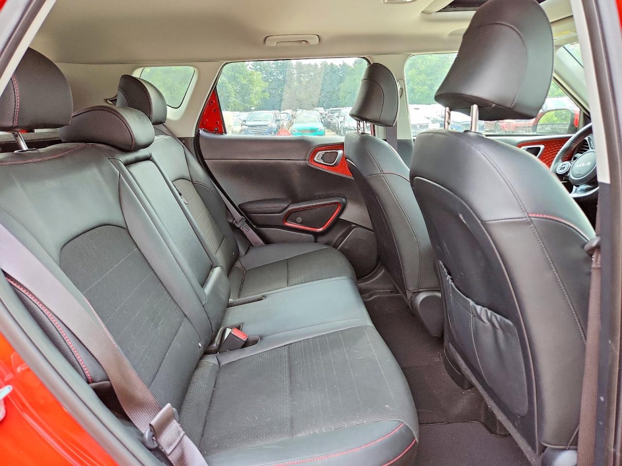 2022 Kia Soul Gt-line Turbo Red vin: KNDJ53AF6N7155323