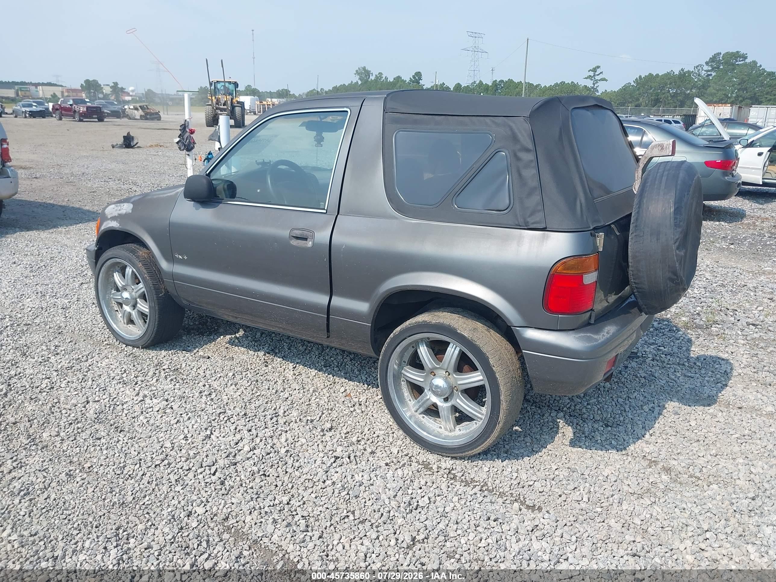 2002 Kia Sportage   Gray vin: KNDJA623725116636