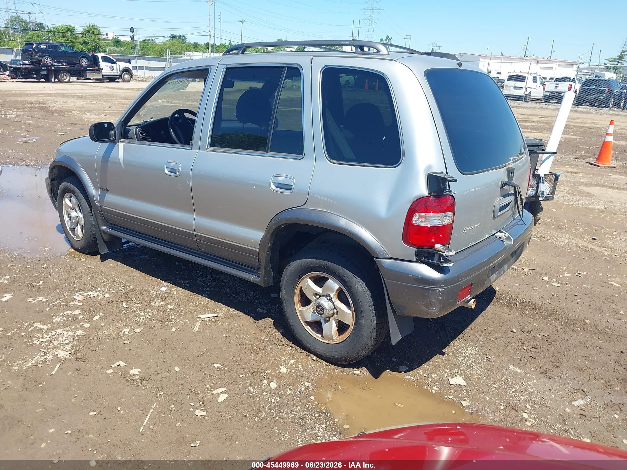 2002 Kia Sportage   Silver vin: KNDJA723325129809