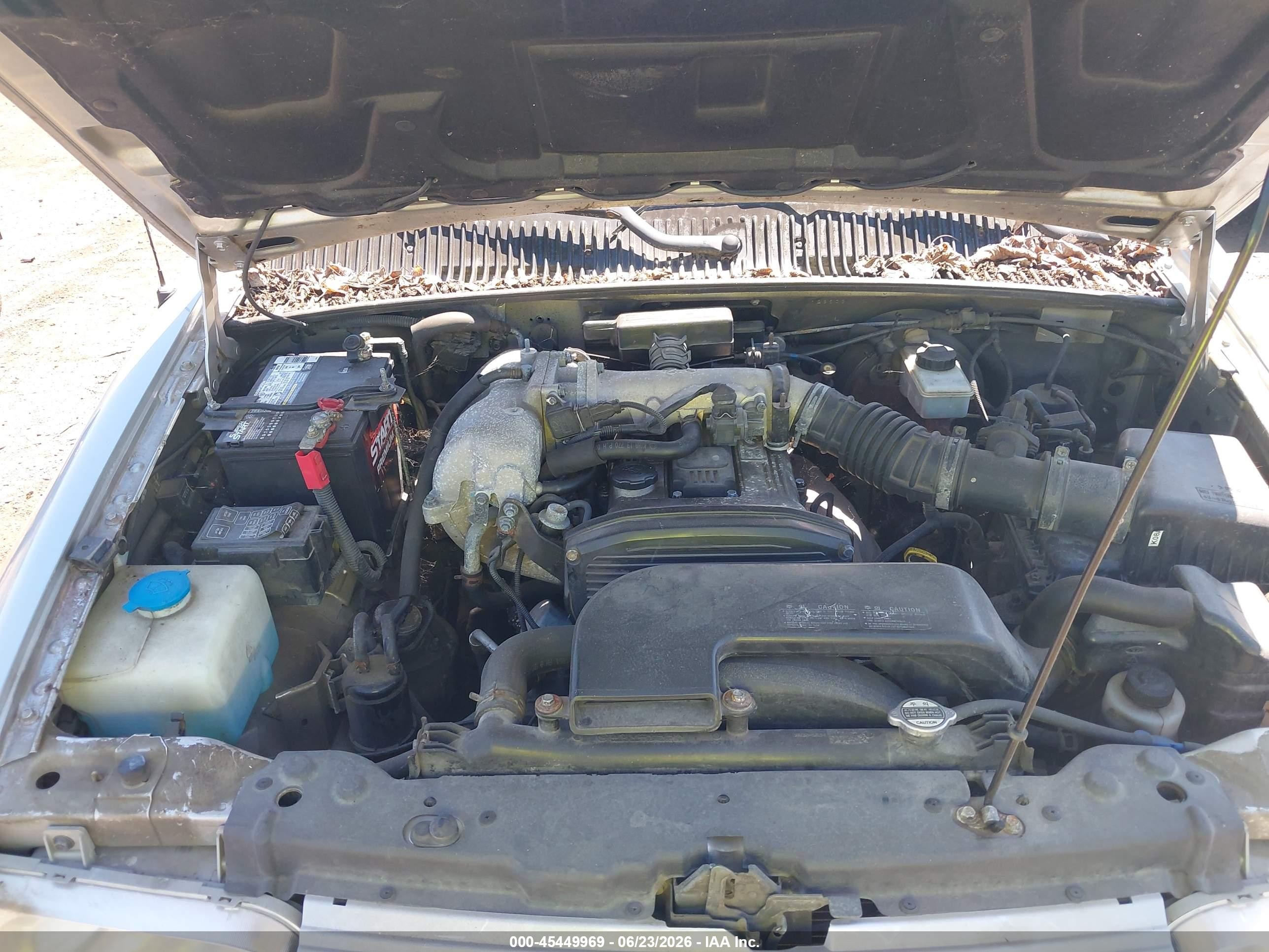 2002 Kia Sportage   Silver vin: KNDJA723325129809