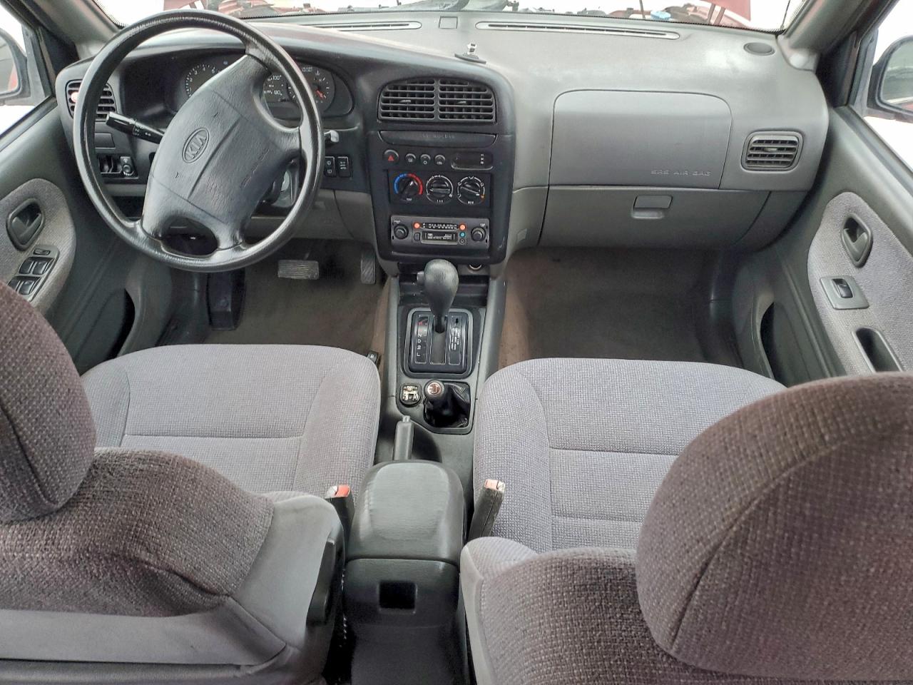 2000 Kia Sportage Red vin: KNDJA7236Y5686237