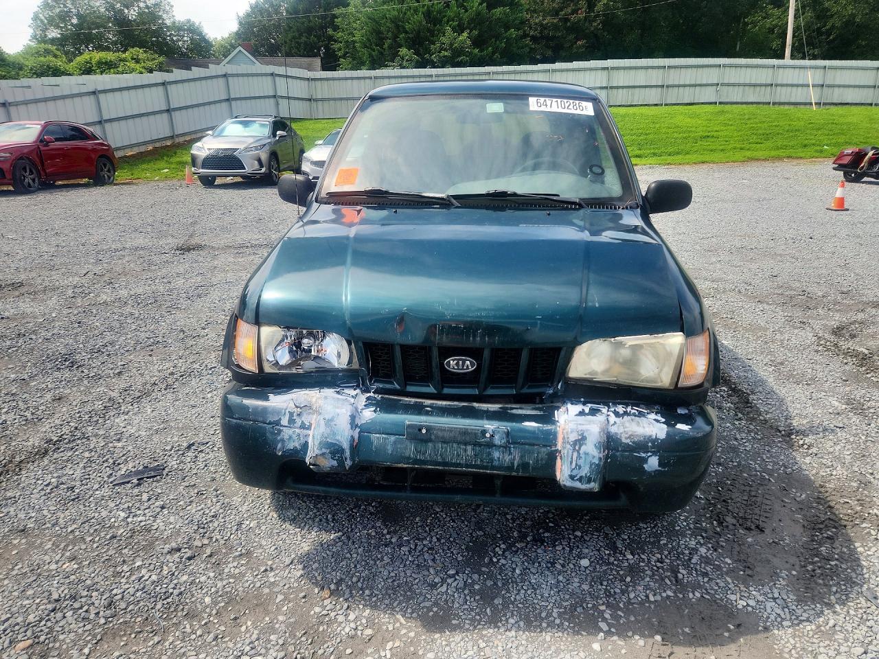 2002 Kia Sportage Base Green vin: KNDJB623325173526