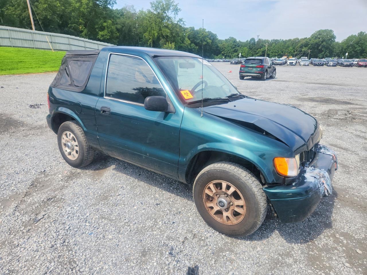 2002 Kia Sportage Base Green vin: KNDJB623325173526