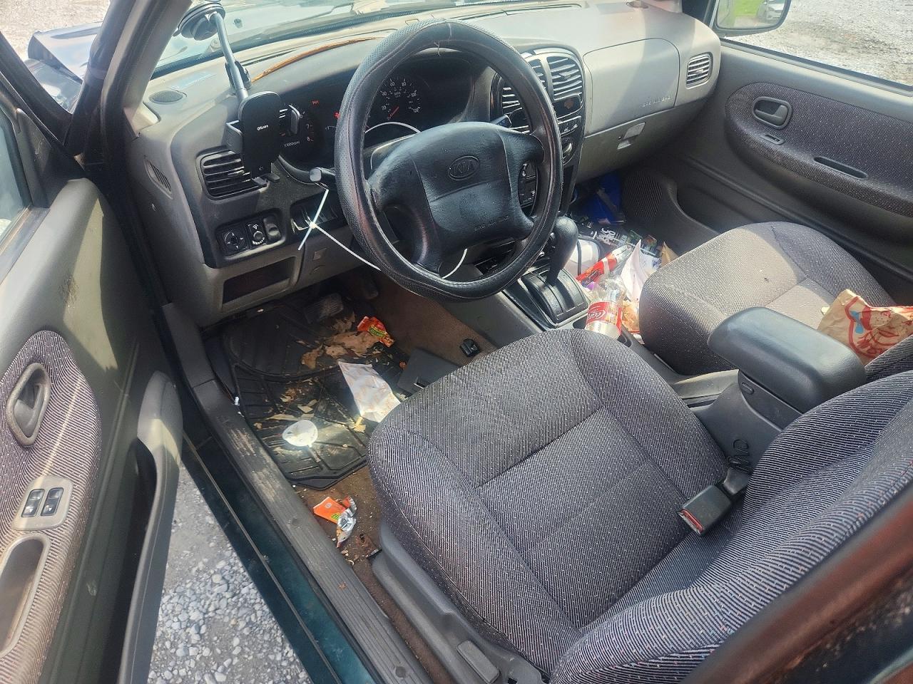2002 Kia Sportage Base Green vin: KNDJB623325173526