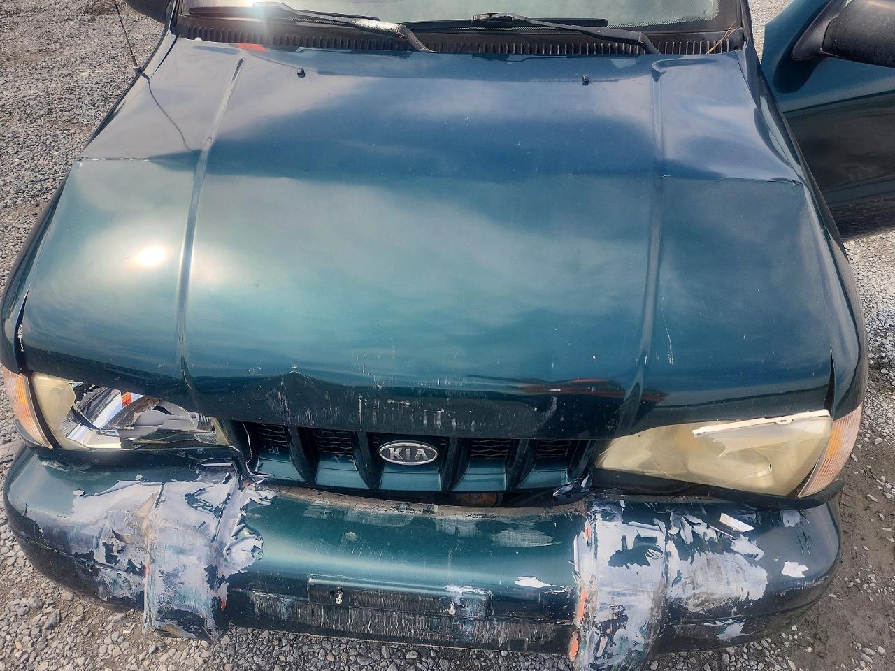 2002 Kia Sportage Base Green vin: KNDJB623325173526