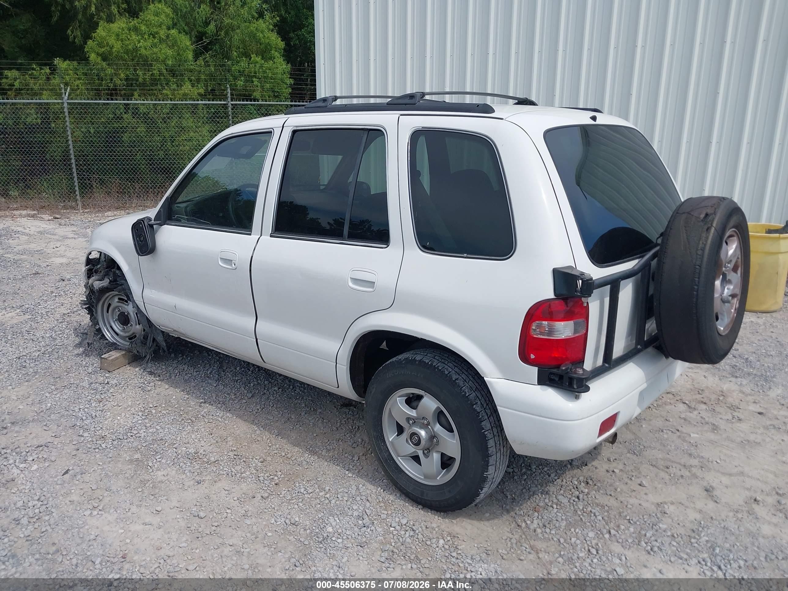 2002 Kia Sportage   White vin: KNDJB723325123795
