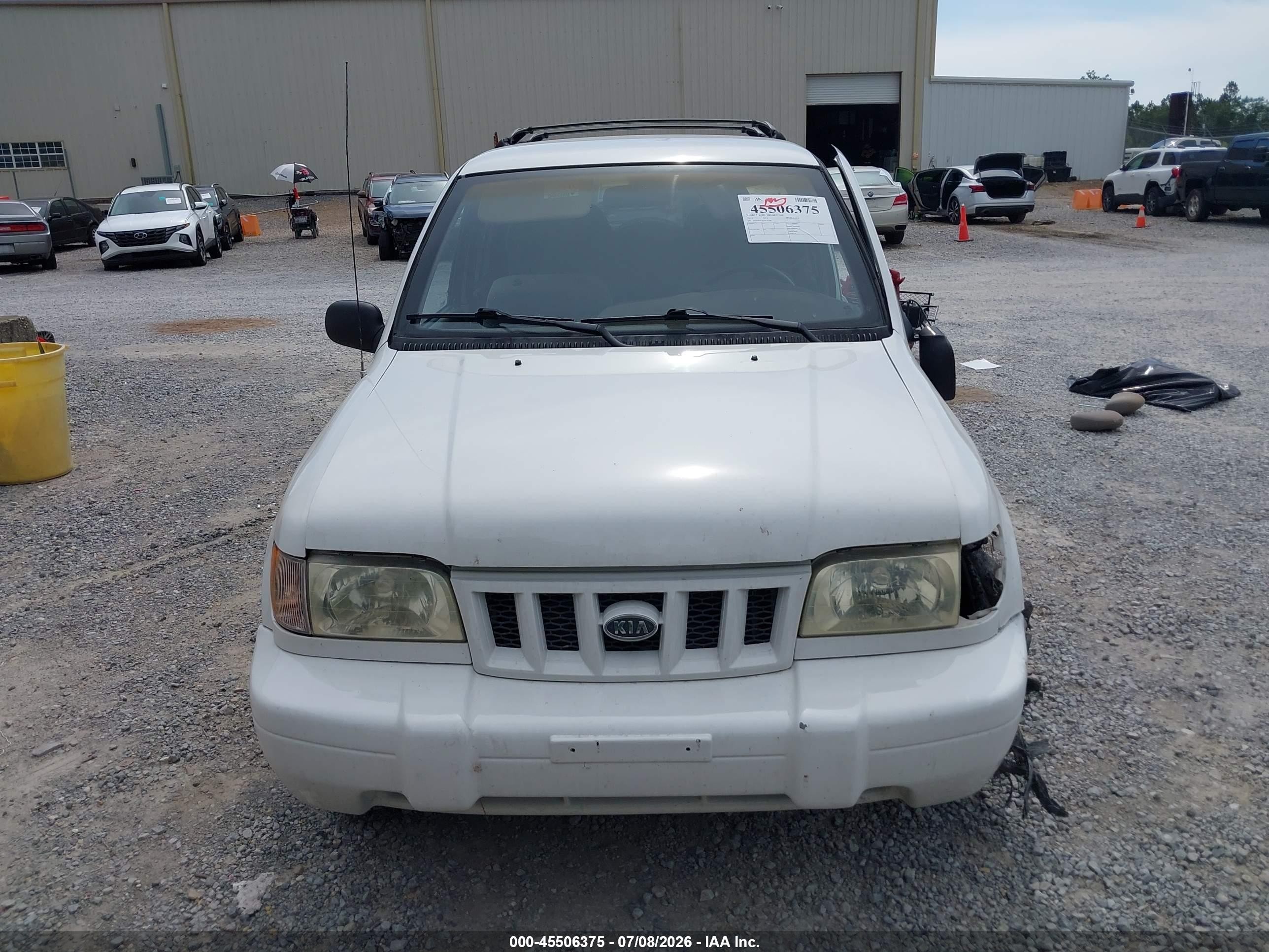 2002 Kia Sportage   White vin: KNDJB723325123795