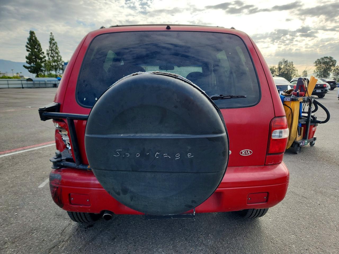 2002 Kia Sportage Base Красный vin: KNDJB723425148253