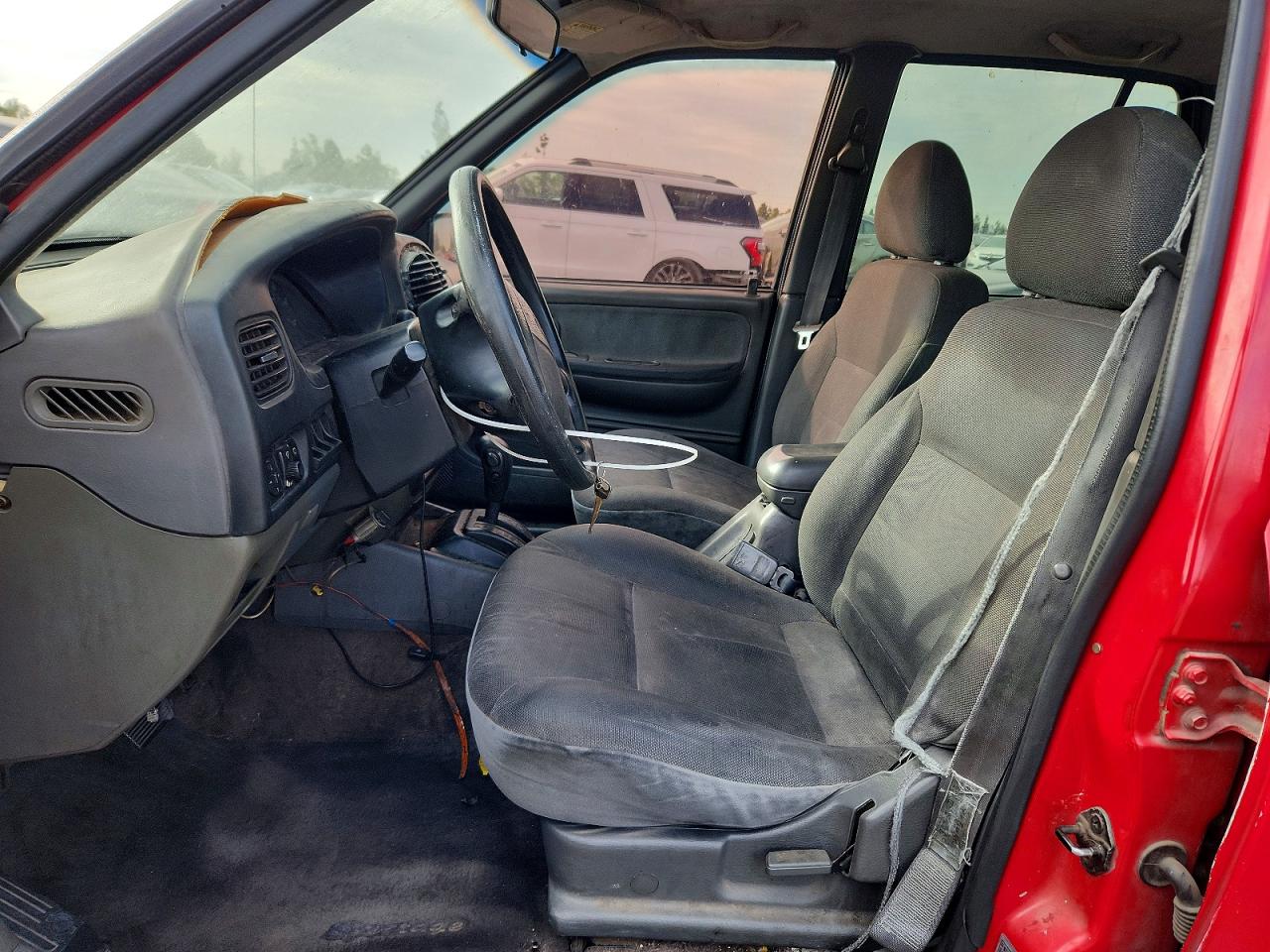2002 Kia Sportage Base Красный vin: KNDJB723425148253