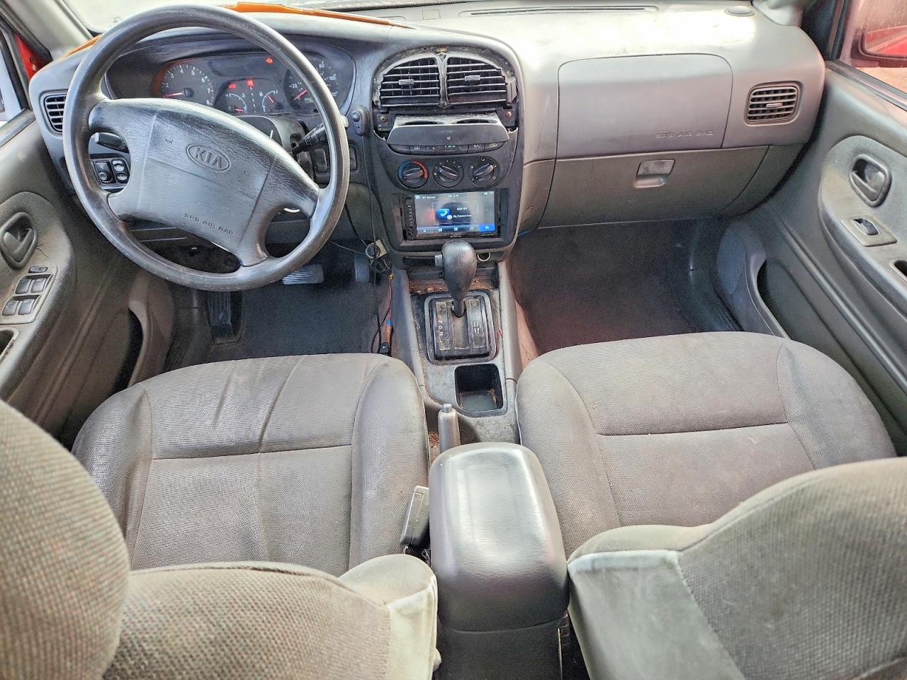 2002 Kia Sportage Base Красный vin: KNDJB723425148253