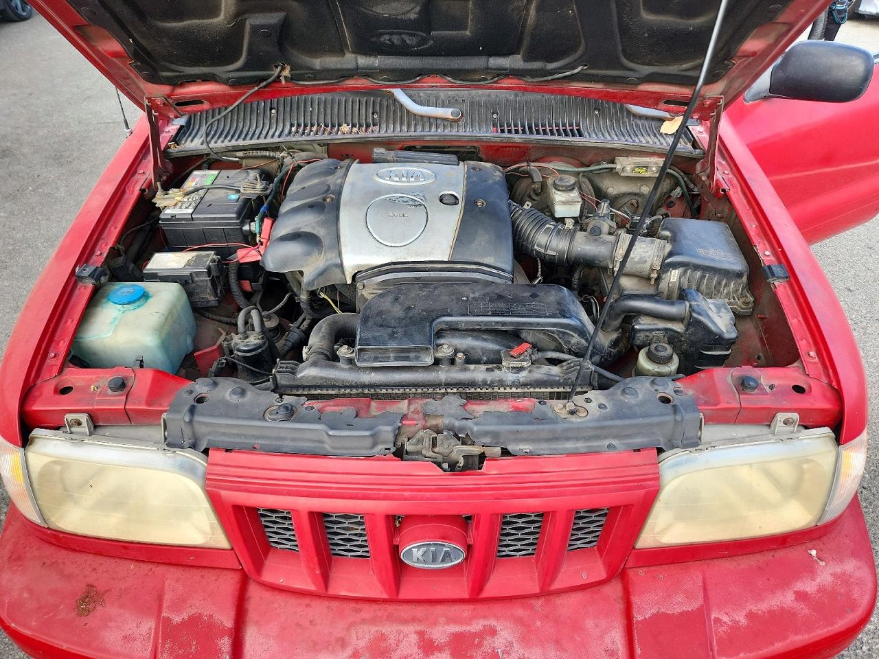 2002 Kia Sportage Base Красный vin: KNDJB723425148253