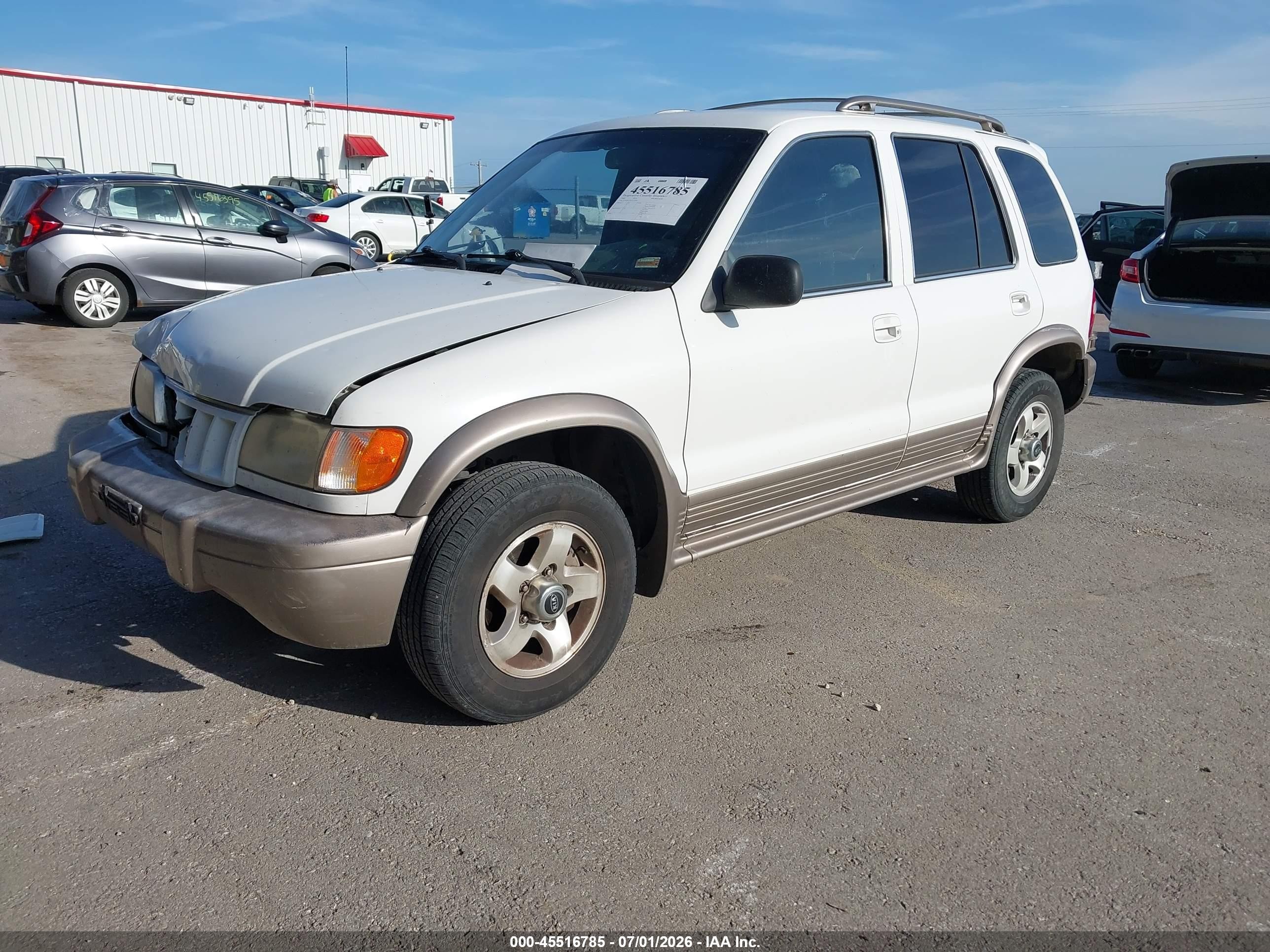 2002 Kia Sportage   White vin: KNDJB723425172942