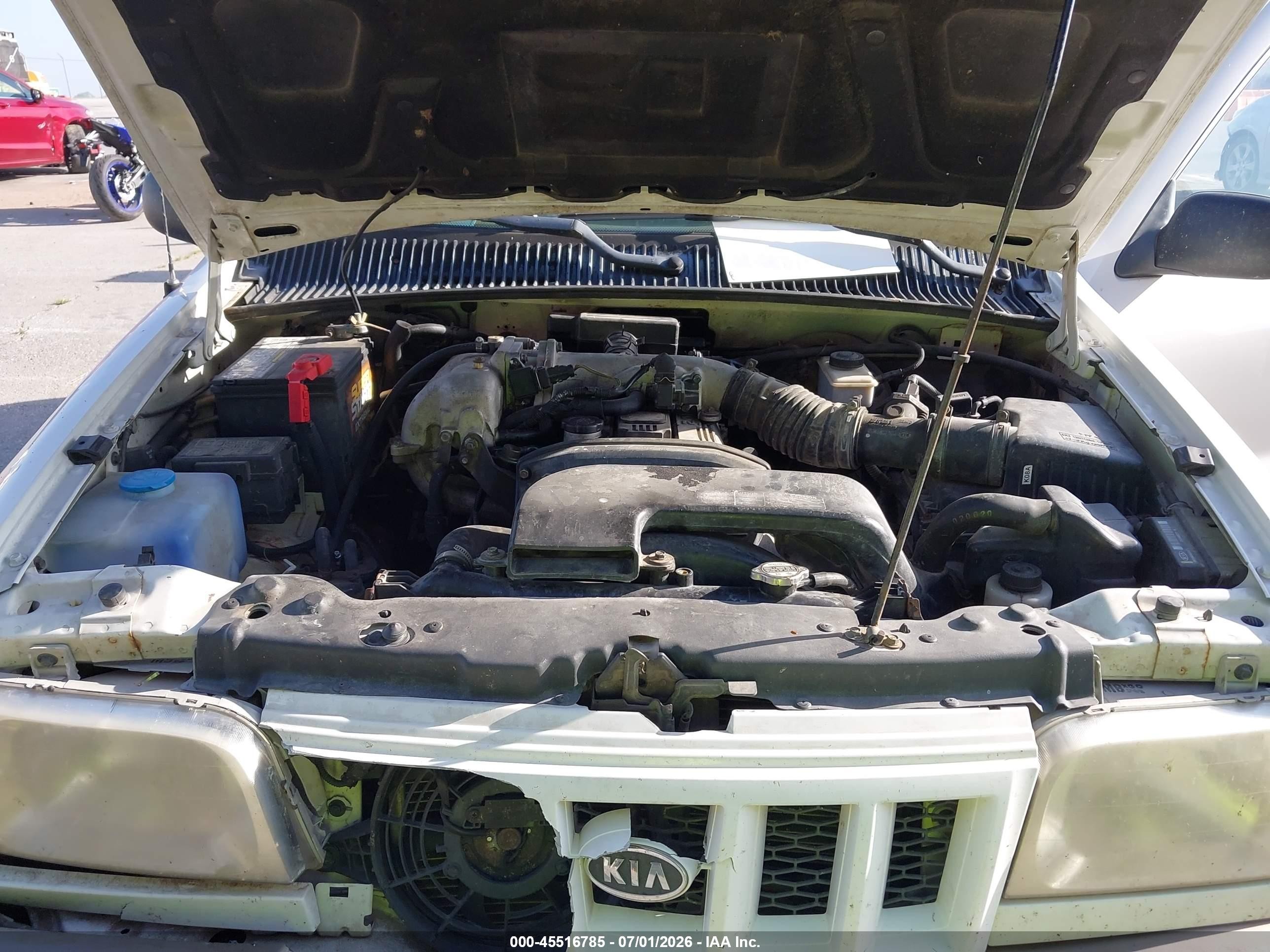 2002 Kia Sportage   White vin: KNDJB723425172942