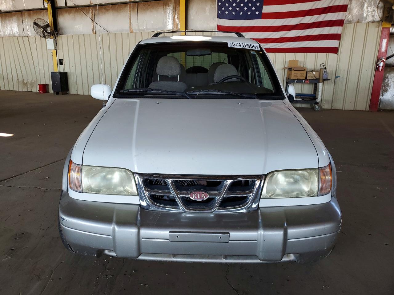 2000 Kia Sportage Base White vin: KNDJB7238Y5674863