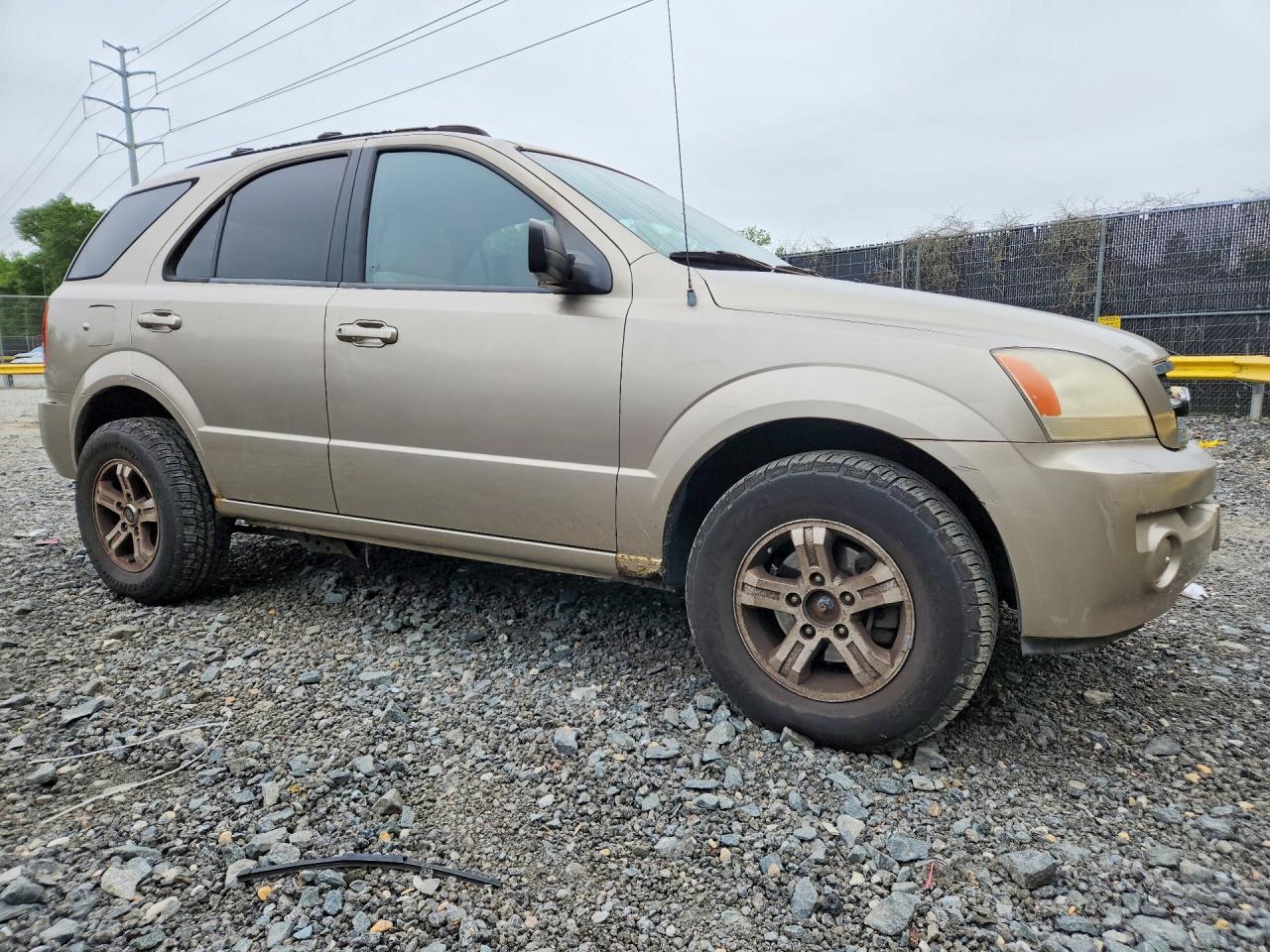 2004 Kia Sorento Lx Tan vin: KNDJC733045261132