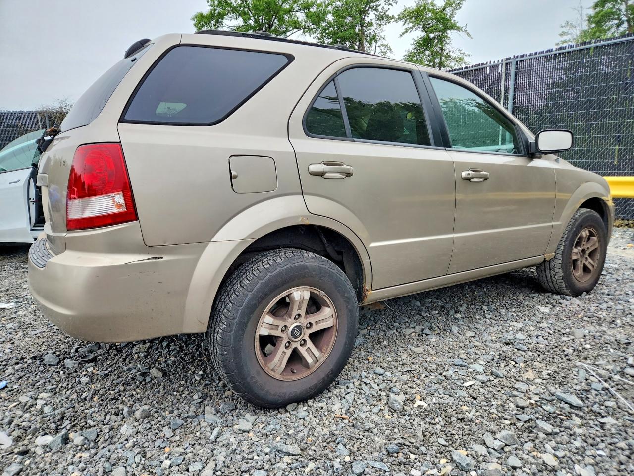 2004 Kia Sorento Lx Tan vin: KNDJC733045261132