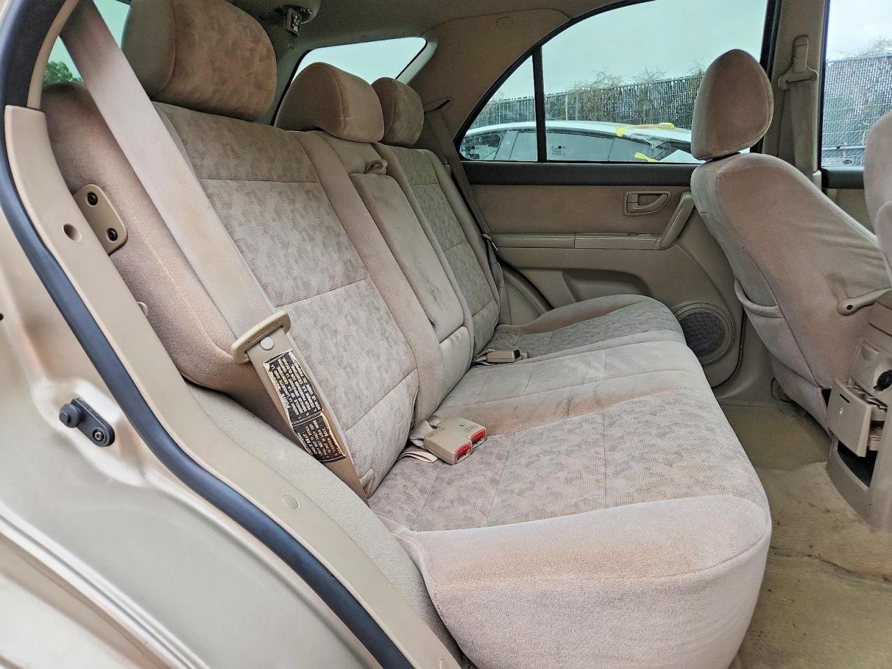 2004 Kia Sorento Lx Tan vin: KNDJC733045261132