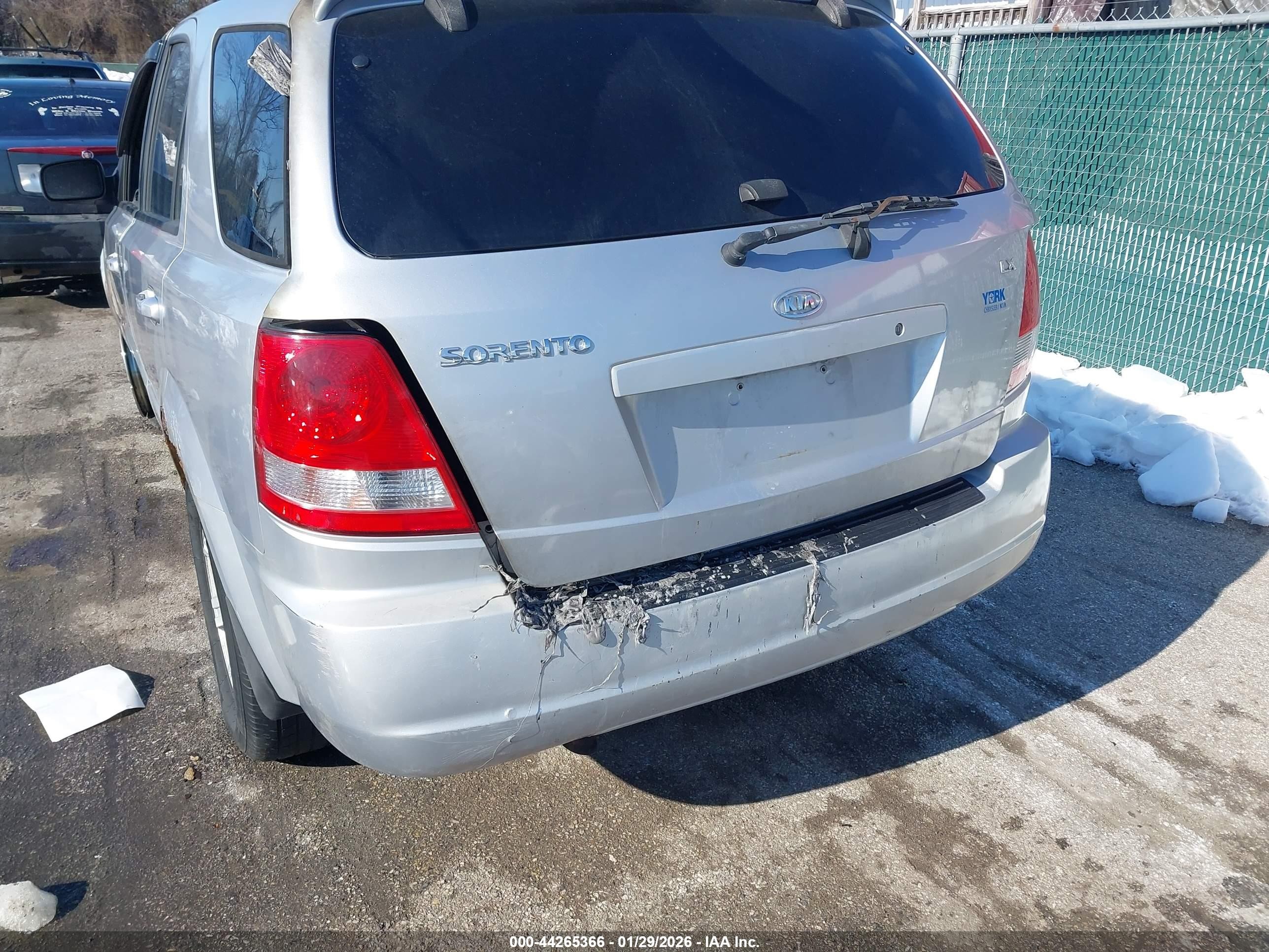 2004 Kia Sorento Ex/lx Silver vin: KNDJC733045272325