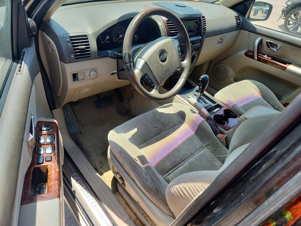 2004 Kia Sorento Lx Черный vin: KNDJC733645182161