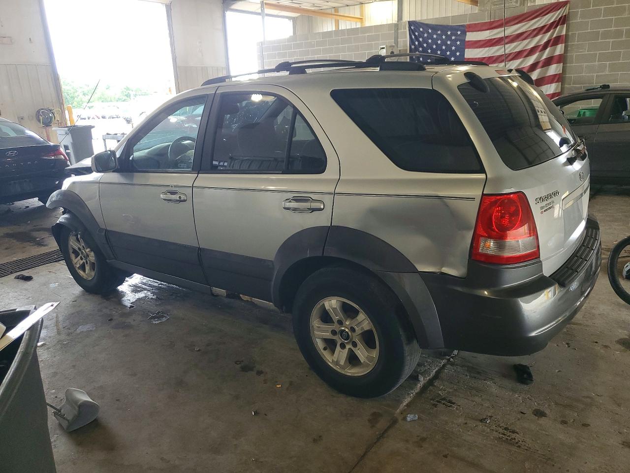 2005 Kia Sorento Gray vin: KNDJC733655383169