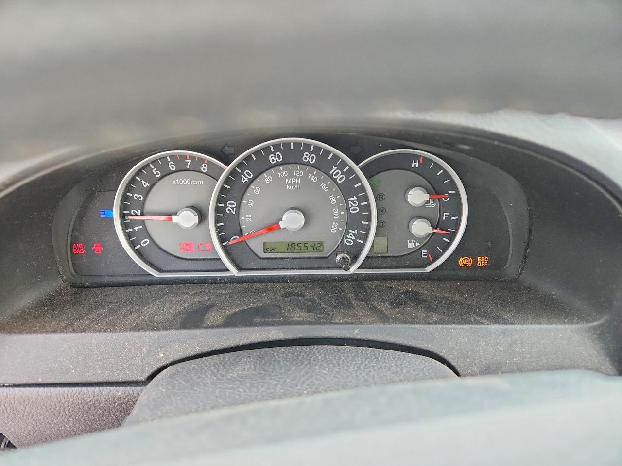 2008 Kia Sorento Lx Silver vin: KNDJC735785846166