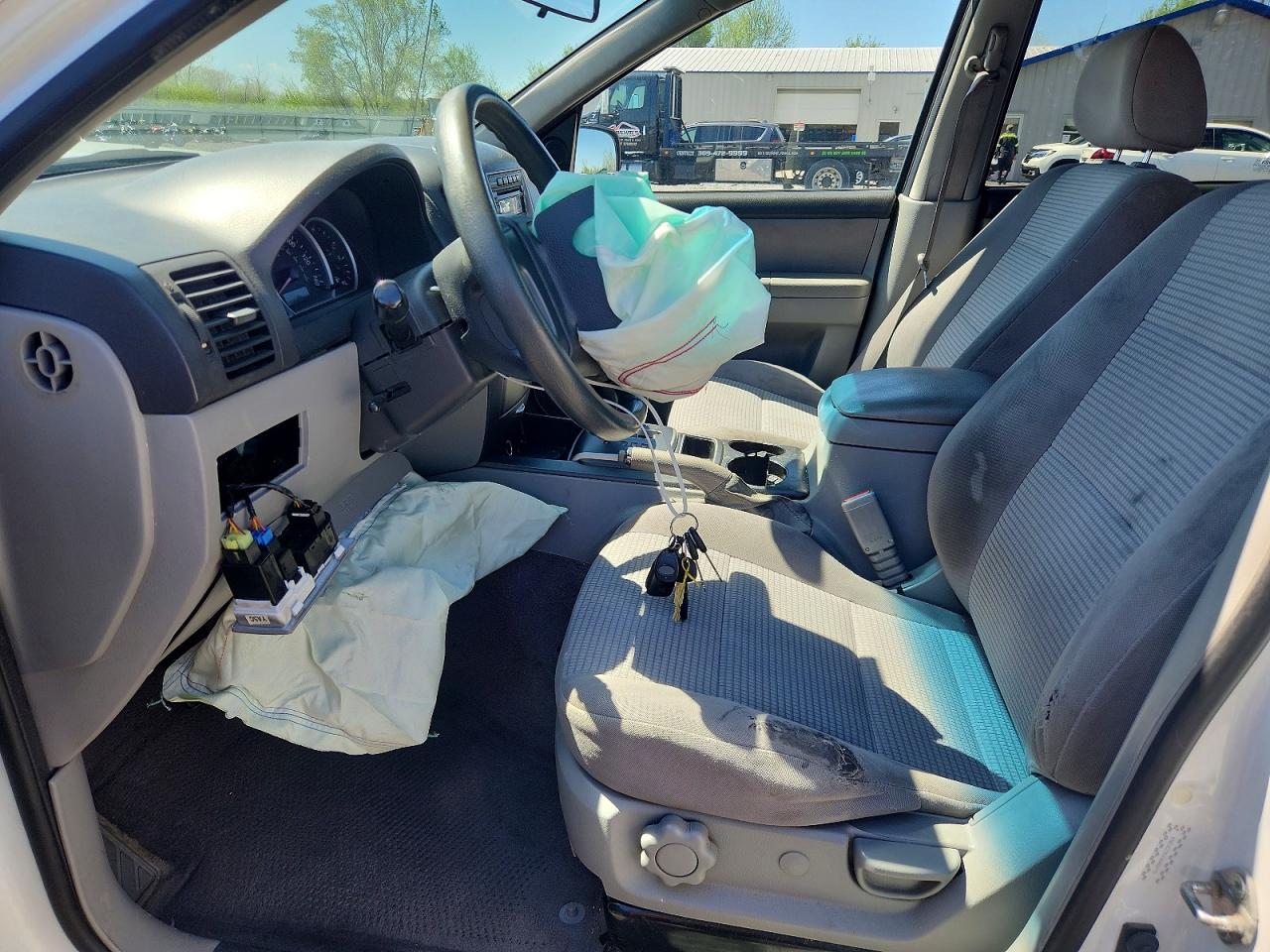 2009 Kia Sorento Lx White vin: KNDJC735795868279