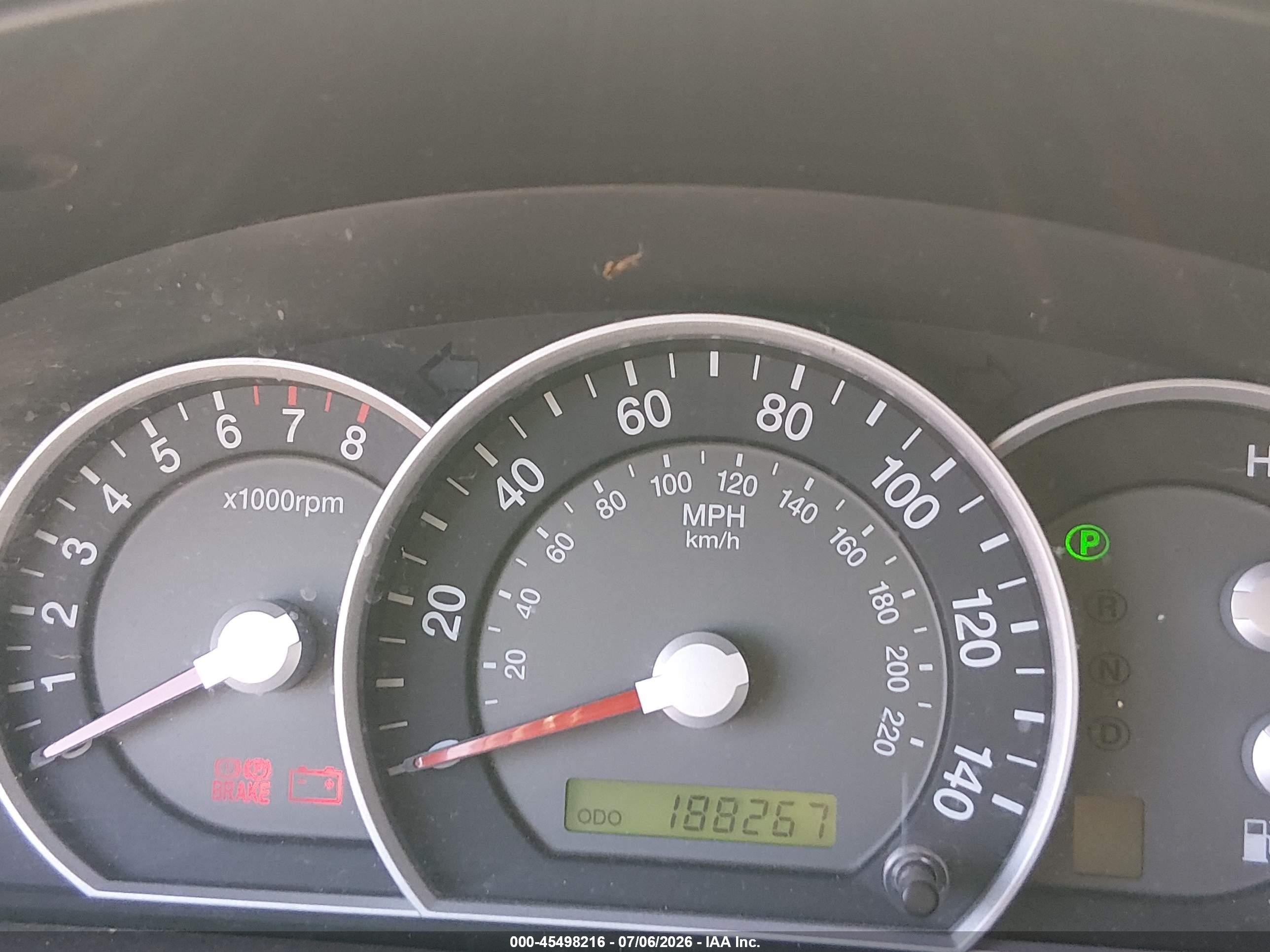 2008 Kia Sorento Lx White vin: KNDJC735985819812