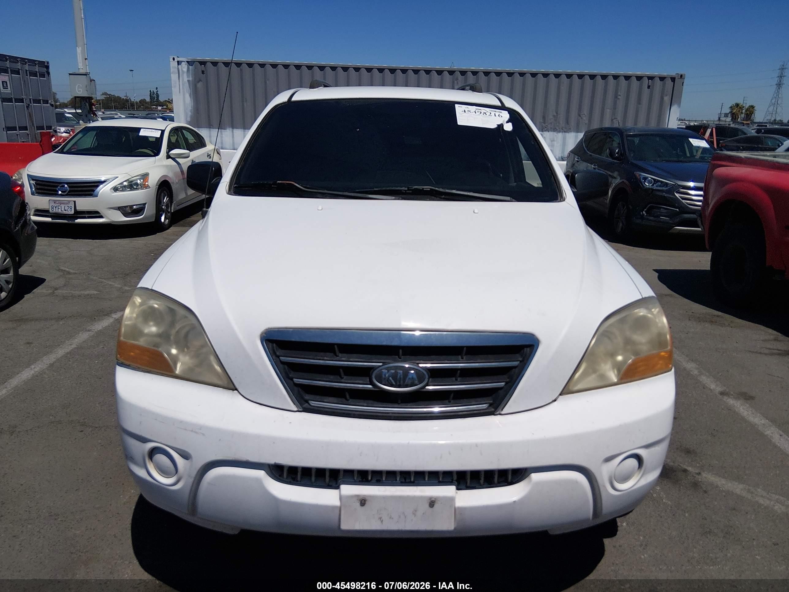 2008 Kia Sorento Lx White vin: KNDJC735985819812