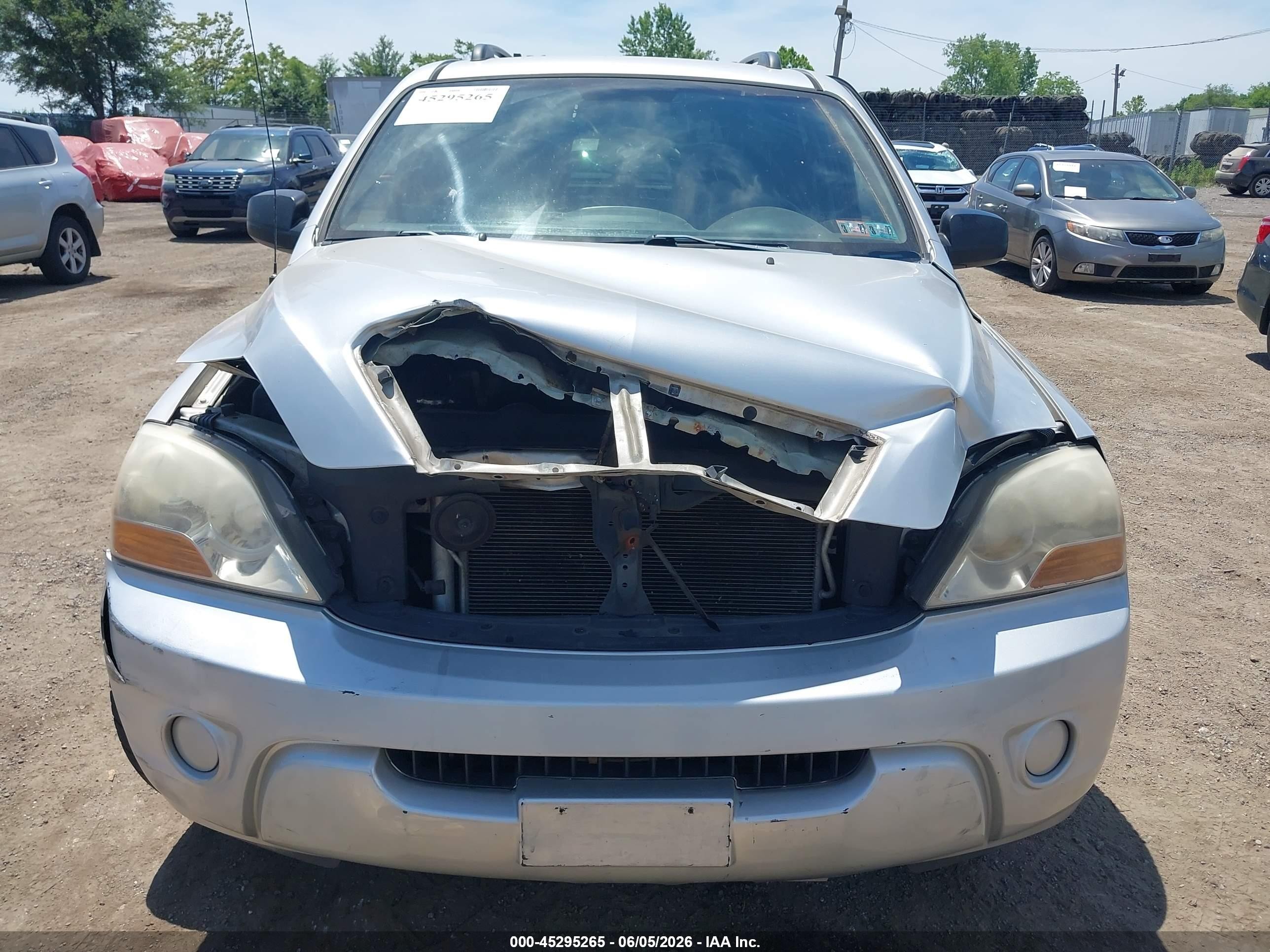2009 Kia Sorento Lx Silver vin: KNDJC735X95868003