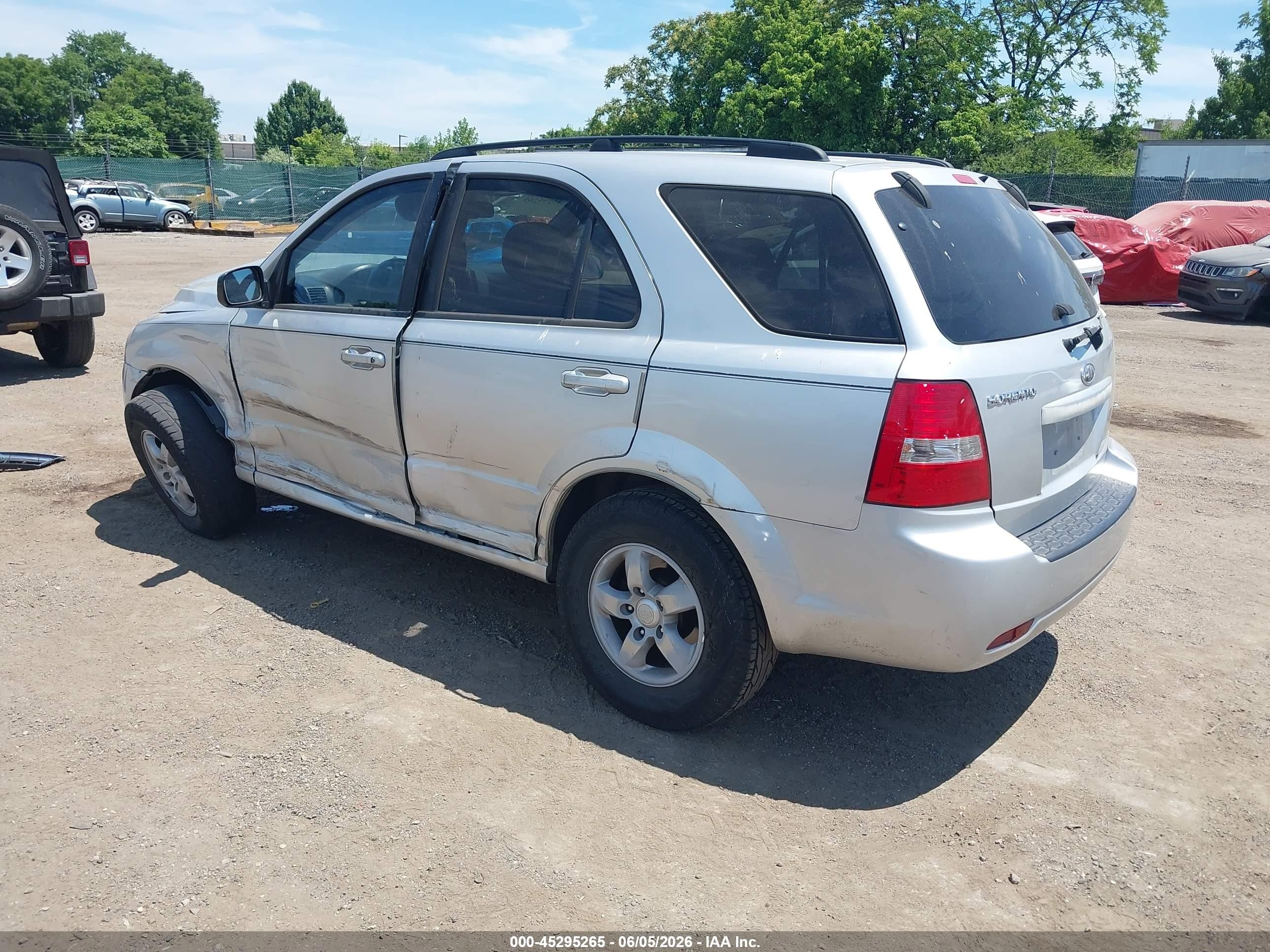 2009 Kia Sorento Lx Silver vin: KNDJC735X95868003