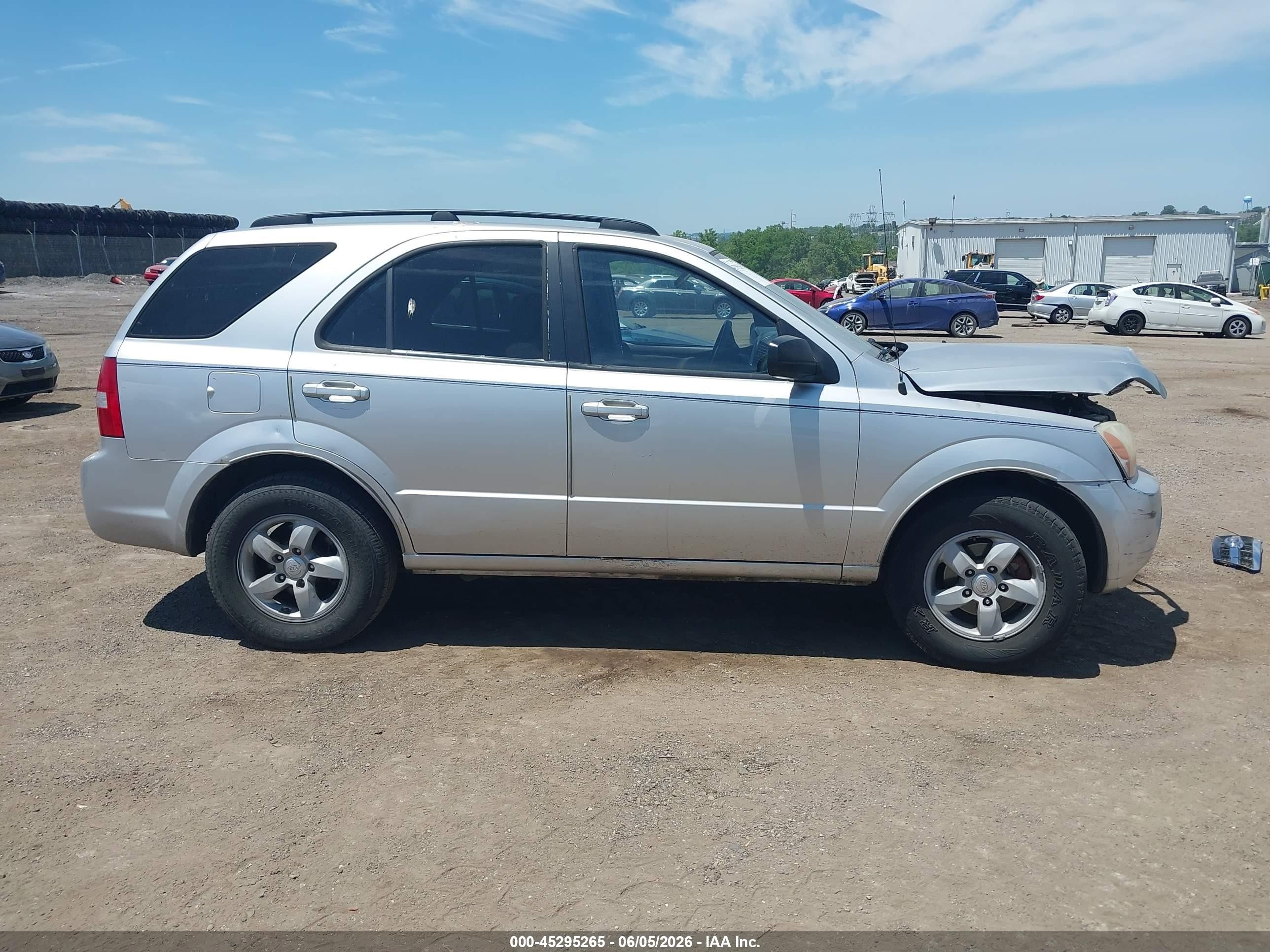 2009 Kia Sorento Lx Silver vin: KNDJC735X95868003
