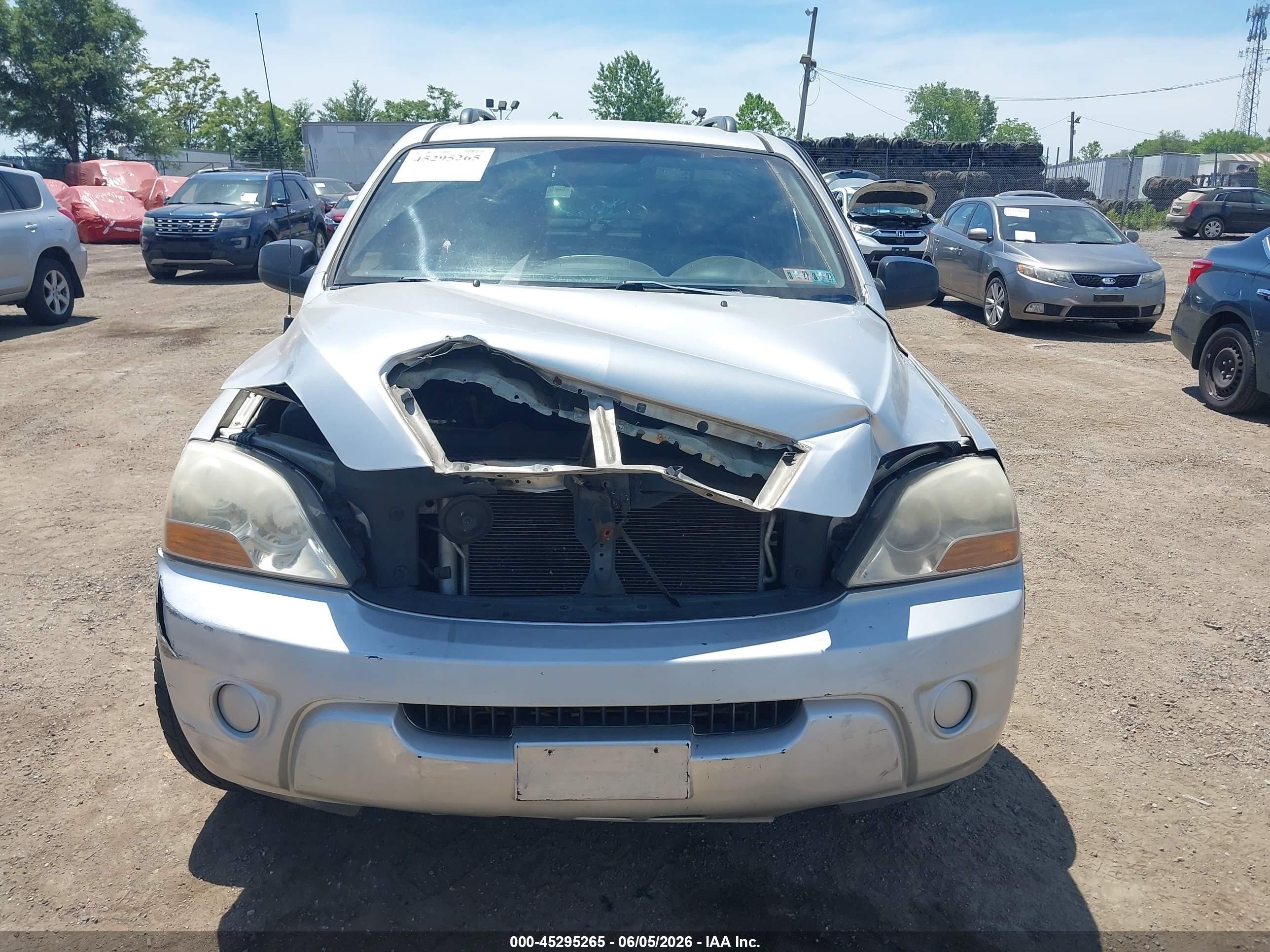 2009 Kia Sorento Lx Silver vin: KNDJC735X95868003