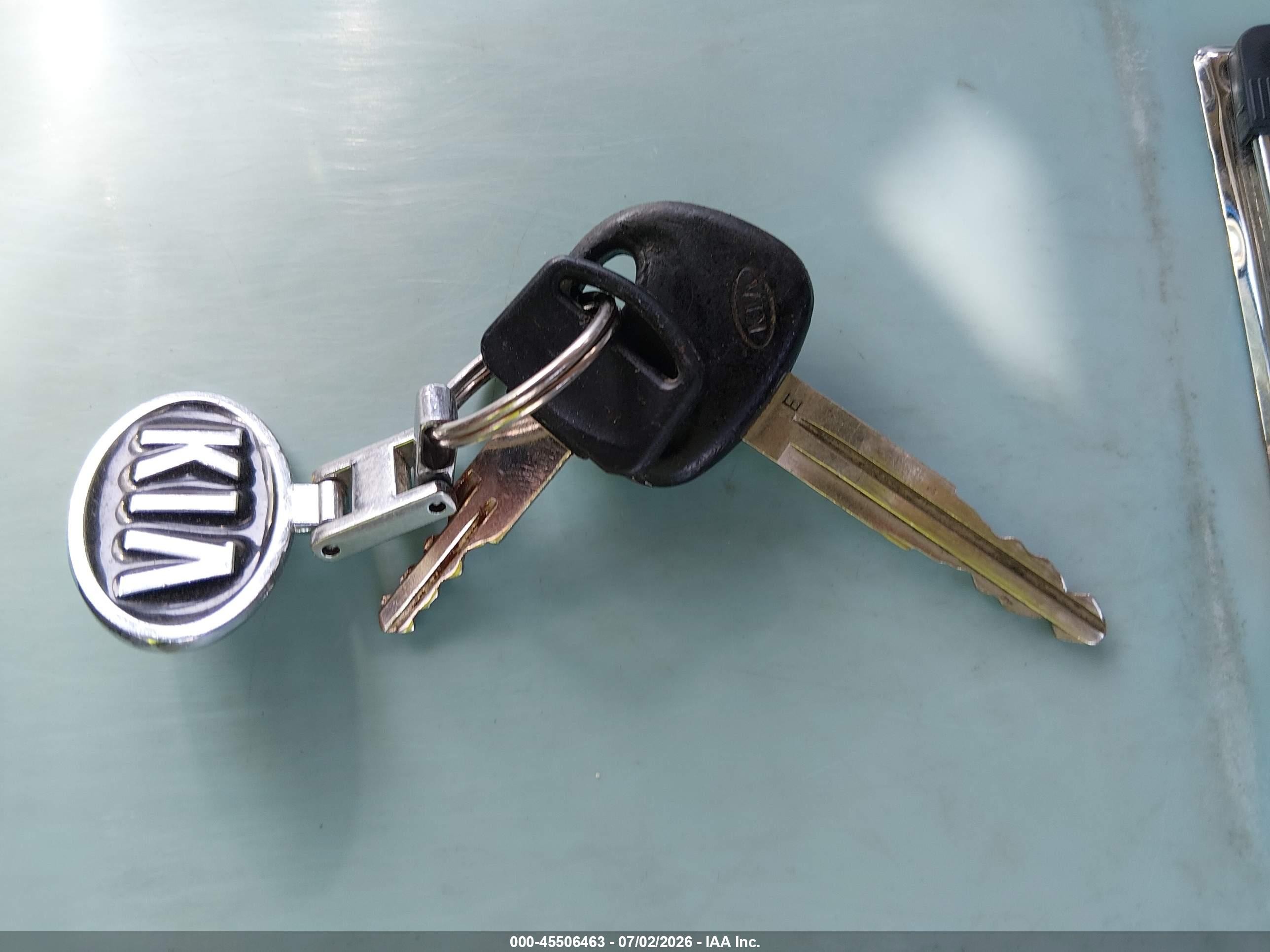 2007 Kia Sorento Ex White vin: KNDJC736975667716