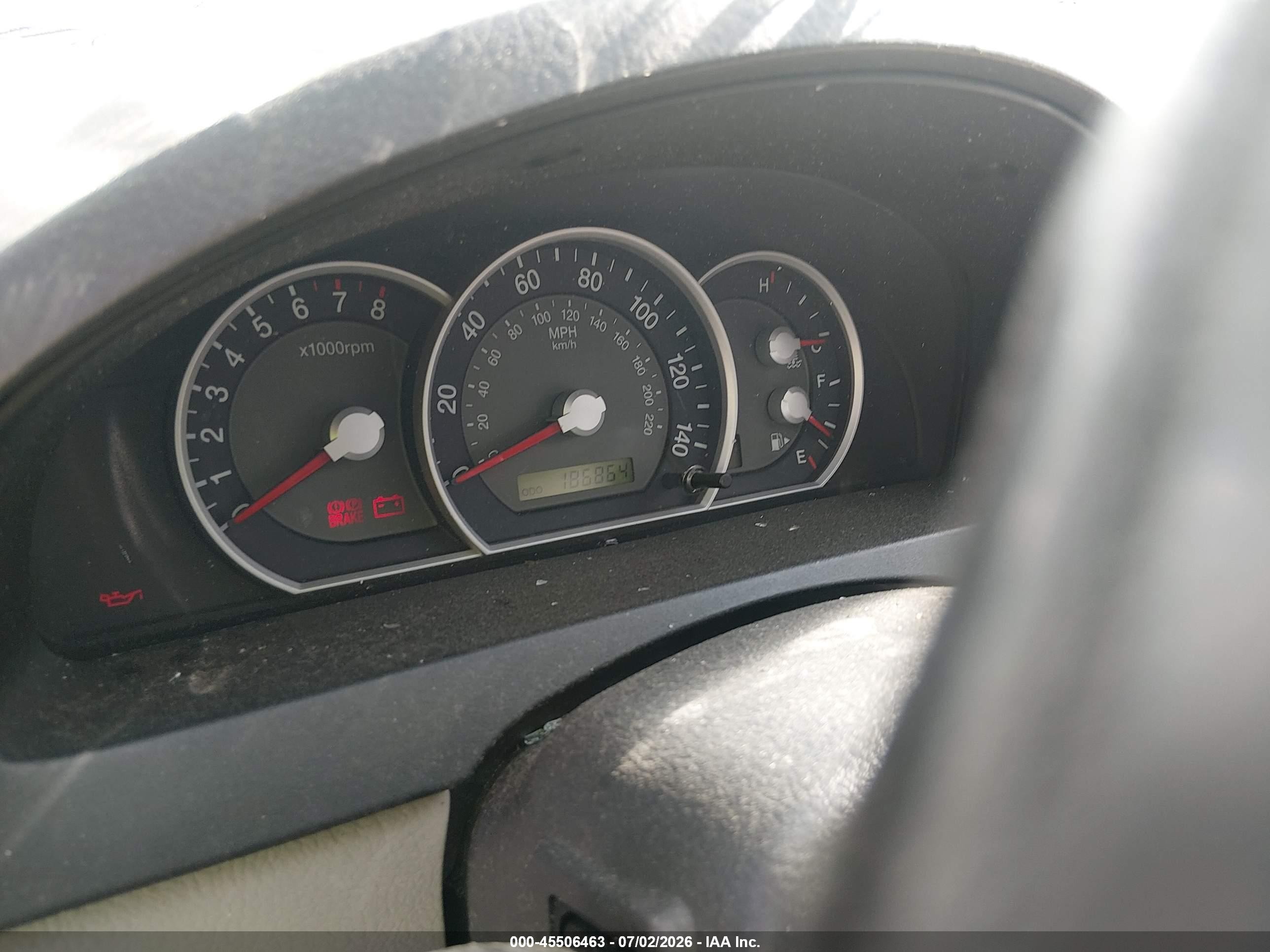 2007 Kia Sorento Ex White vin: KNDJC736975667716