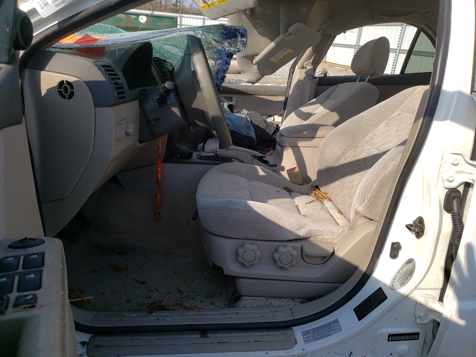 2005 Kia Sorento Ex White vin: KNDJD733255490829