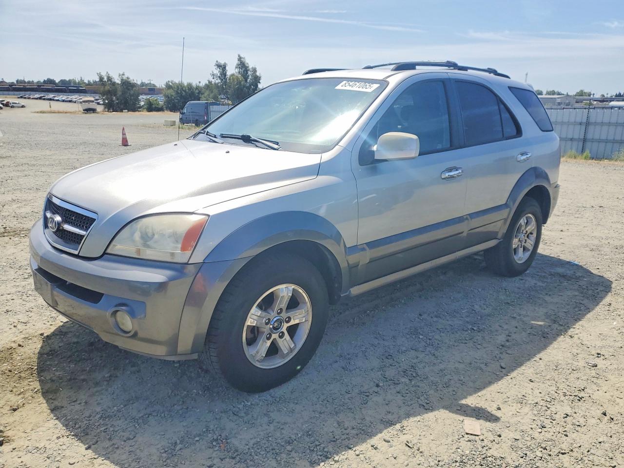 2004 Kia Sorento Lx Silver vin: KNDJD733445239616