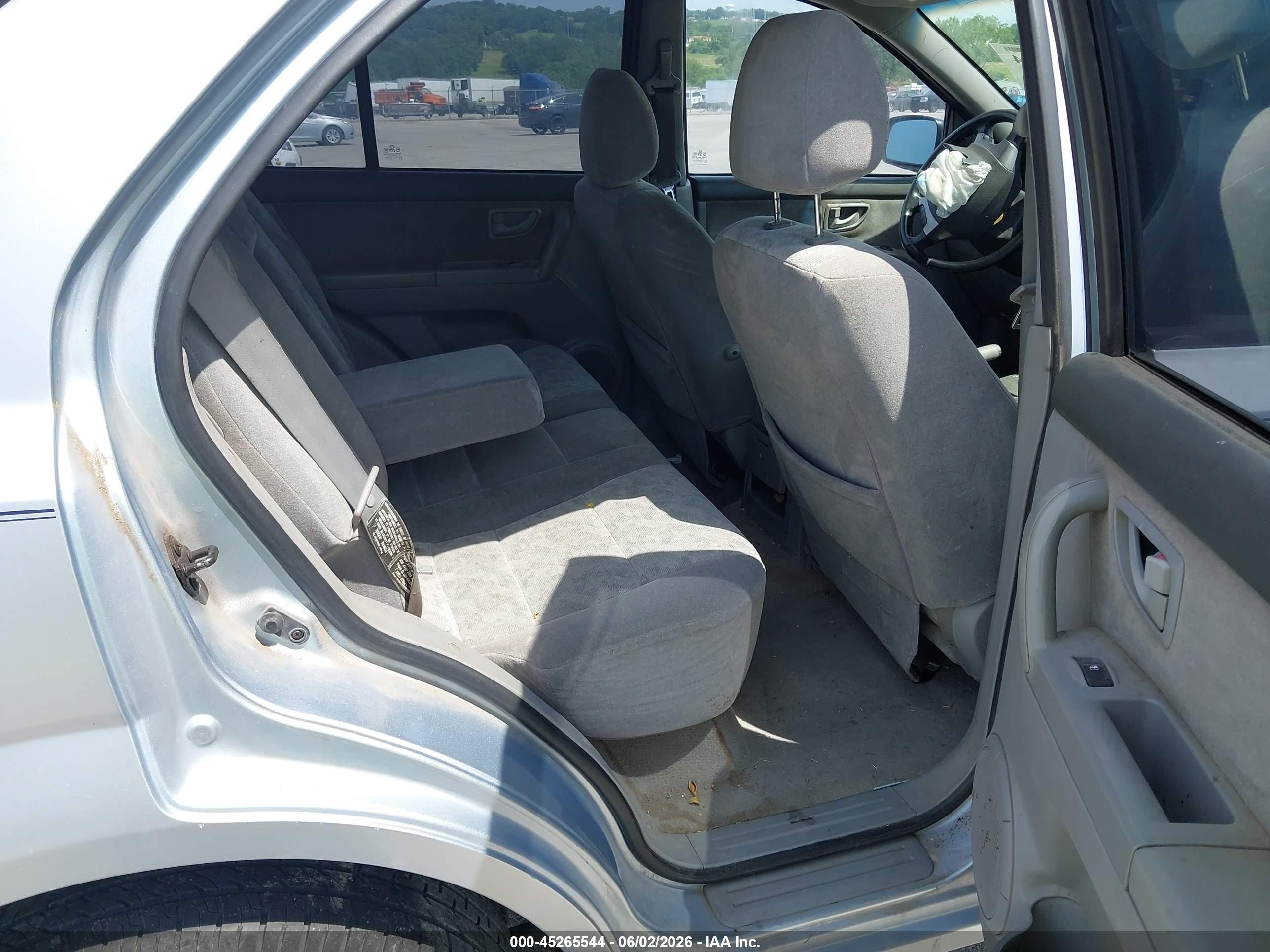 2005 Kia Sorento Ex/lx Серебряный vin: KNDJD733555442452