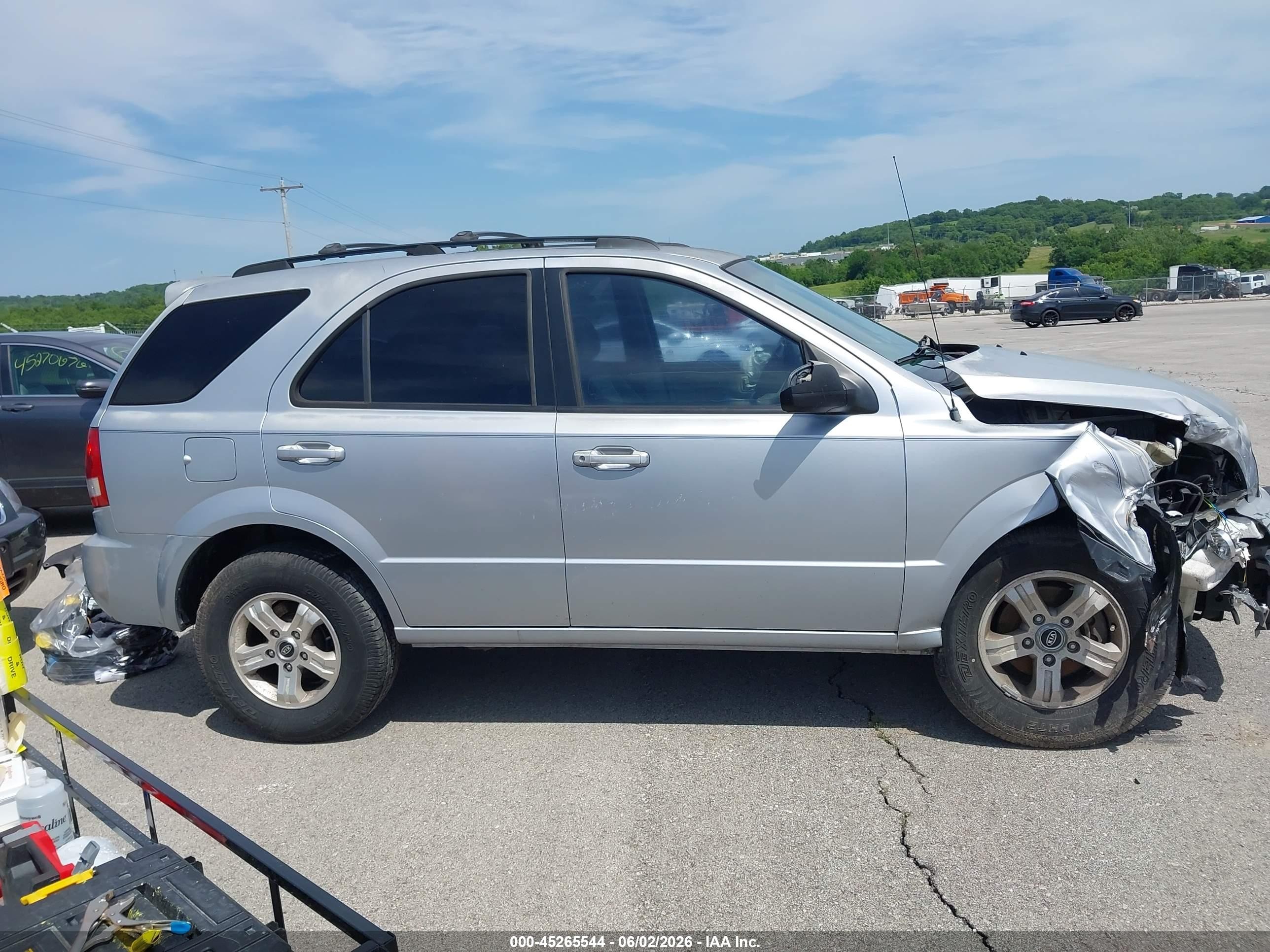 2005 Kia Sorento Ex/lx Серебряный vin: KNDJD733555442452